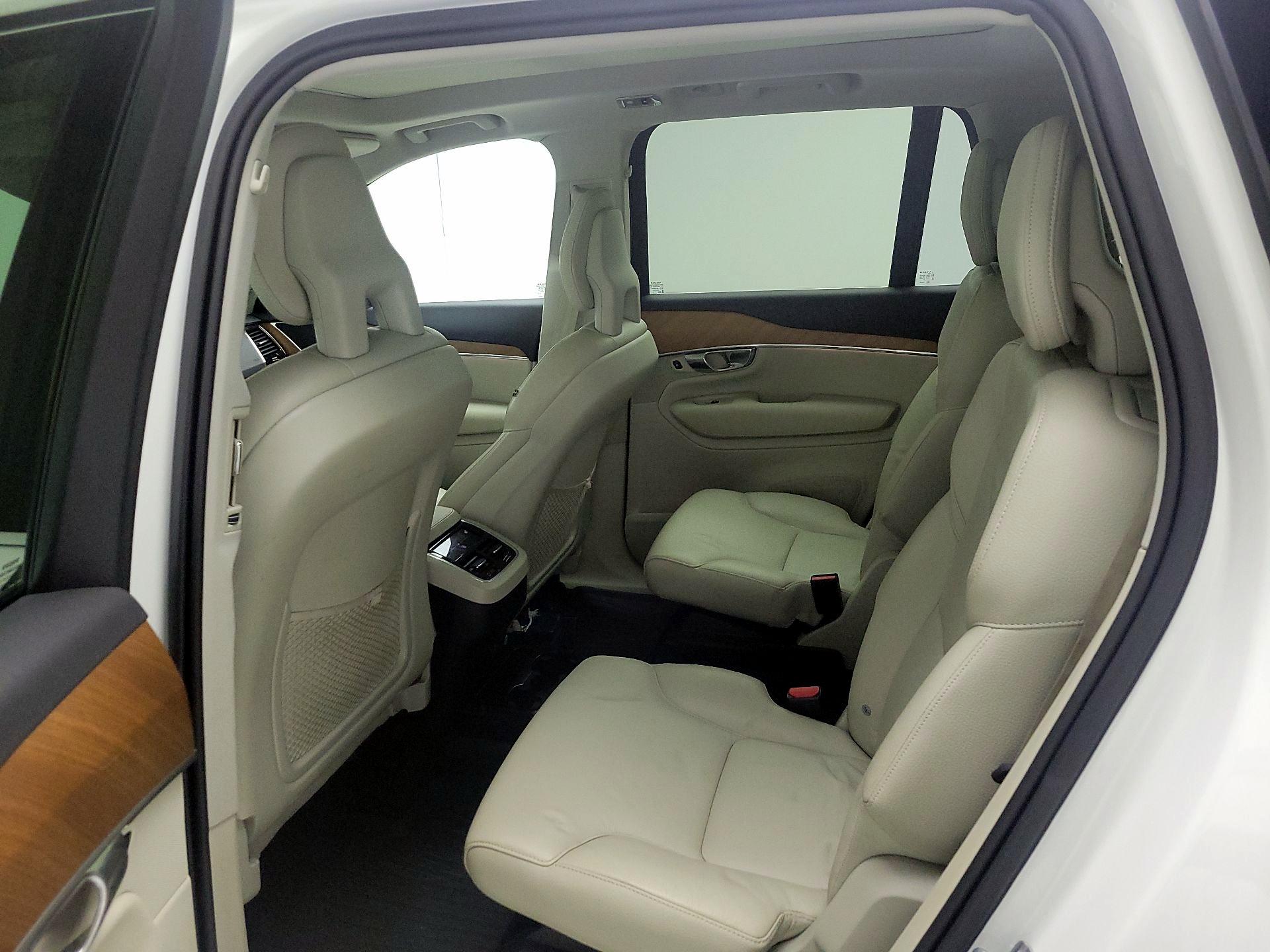 Thumbnail: 2021 Volvo XC90 - 17