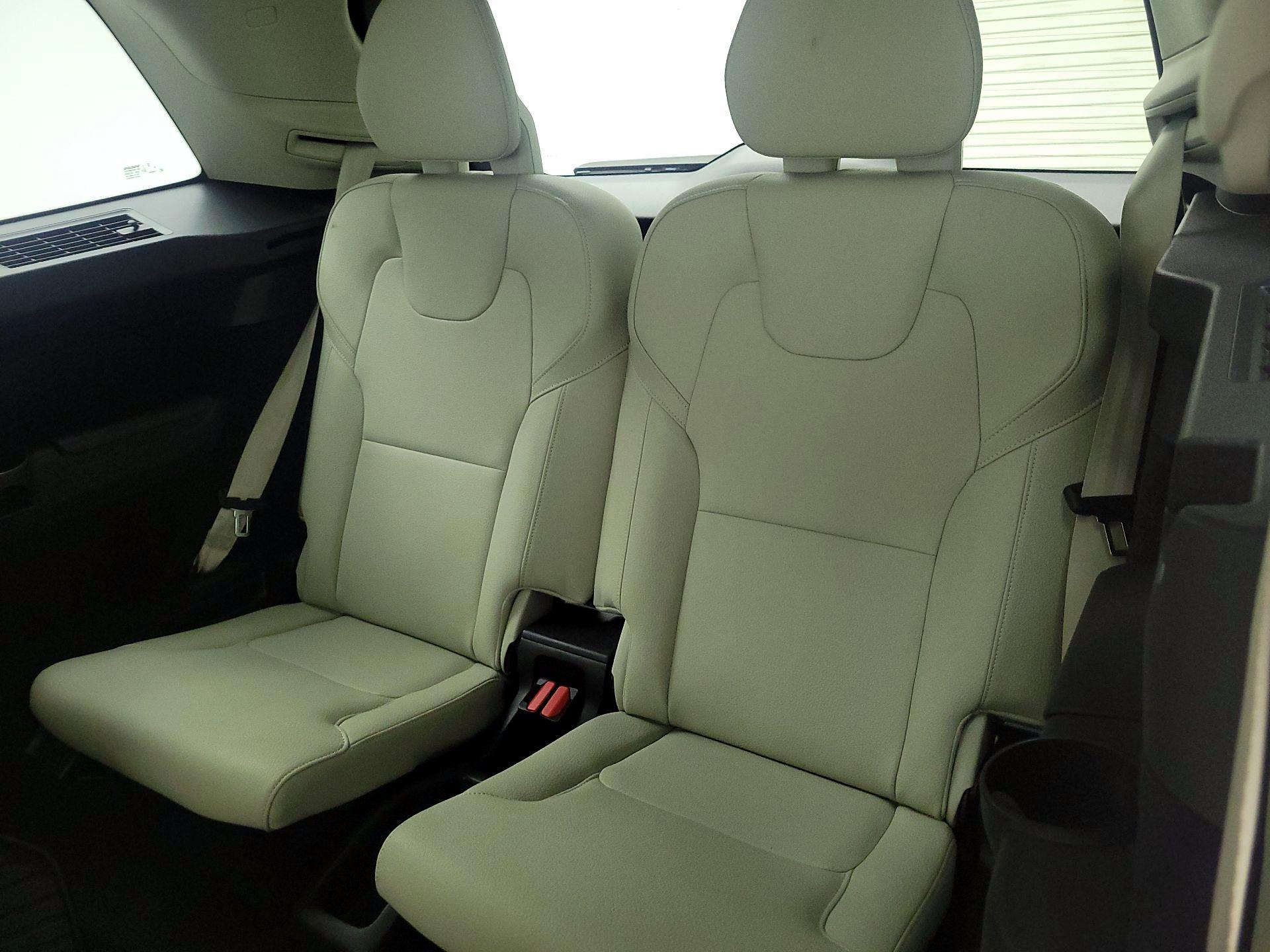 Thumbnail: 2021 Volvo XC90 - 18