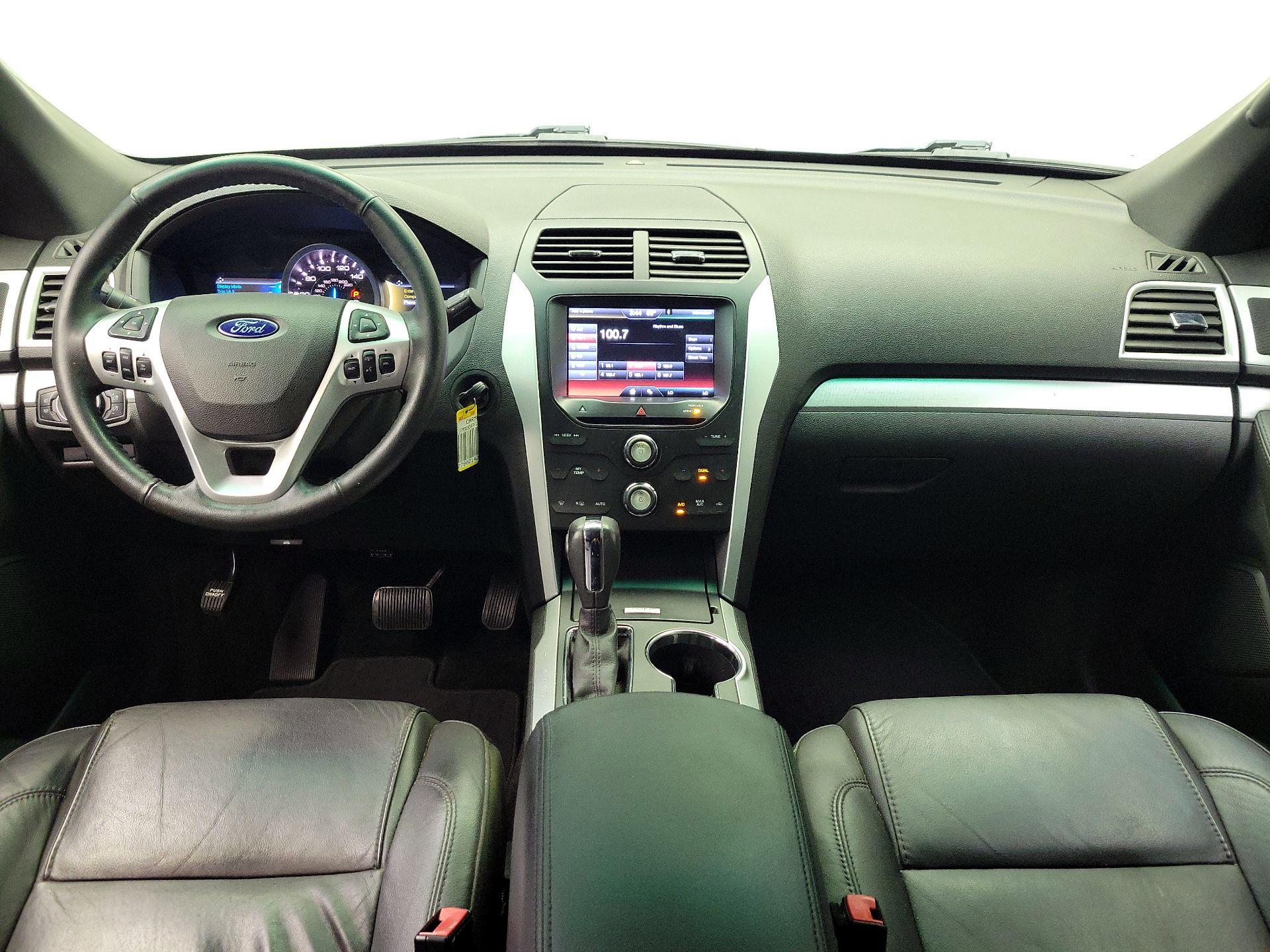 Thumbnail: 2015 Ford Explorer - 9