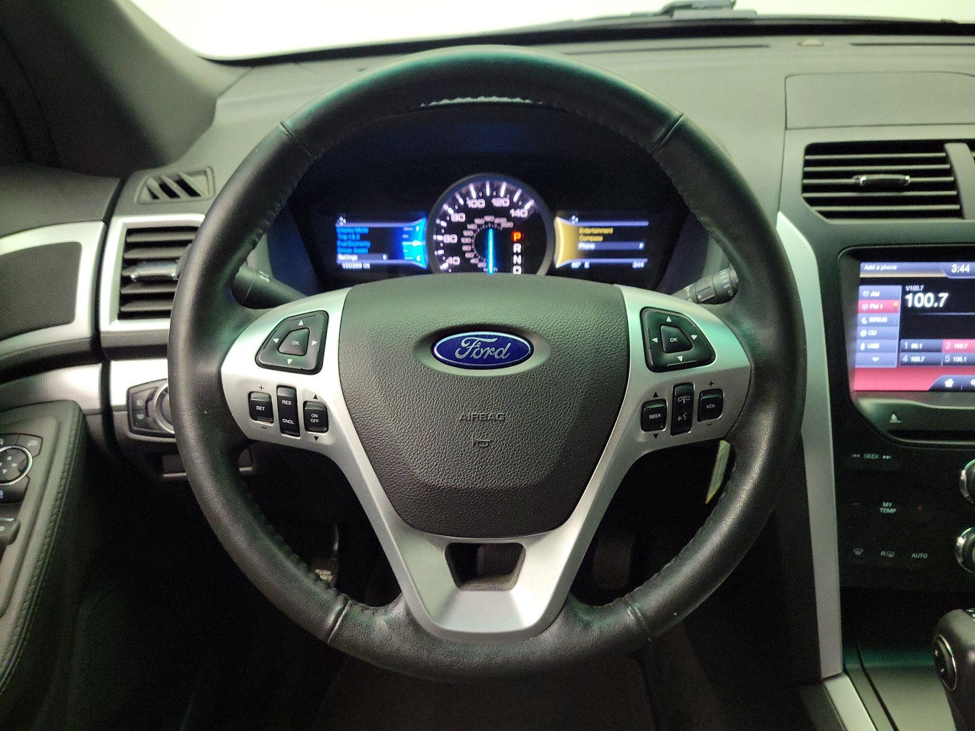 Thumbnail: 2015 Ford Explorer - 10