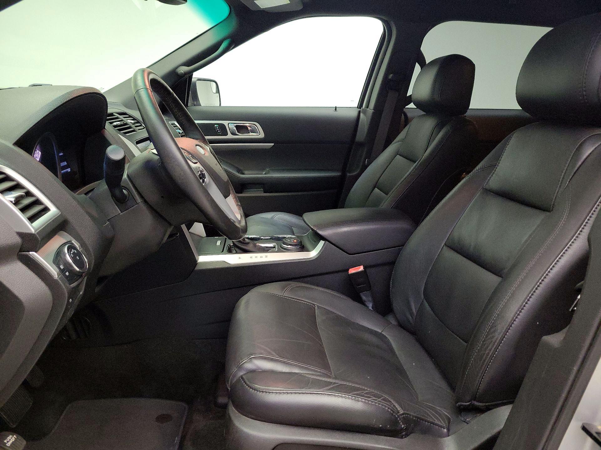 Thumbnail: 2015 Ford Explorer - 11