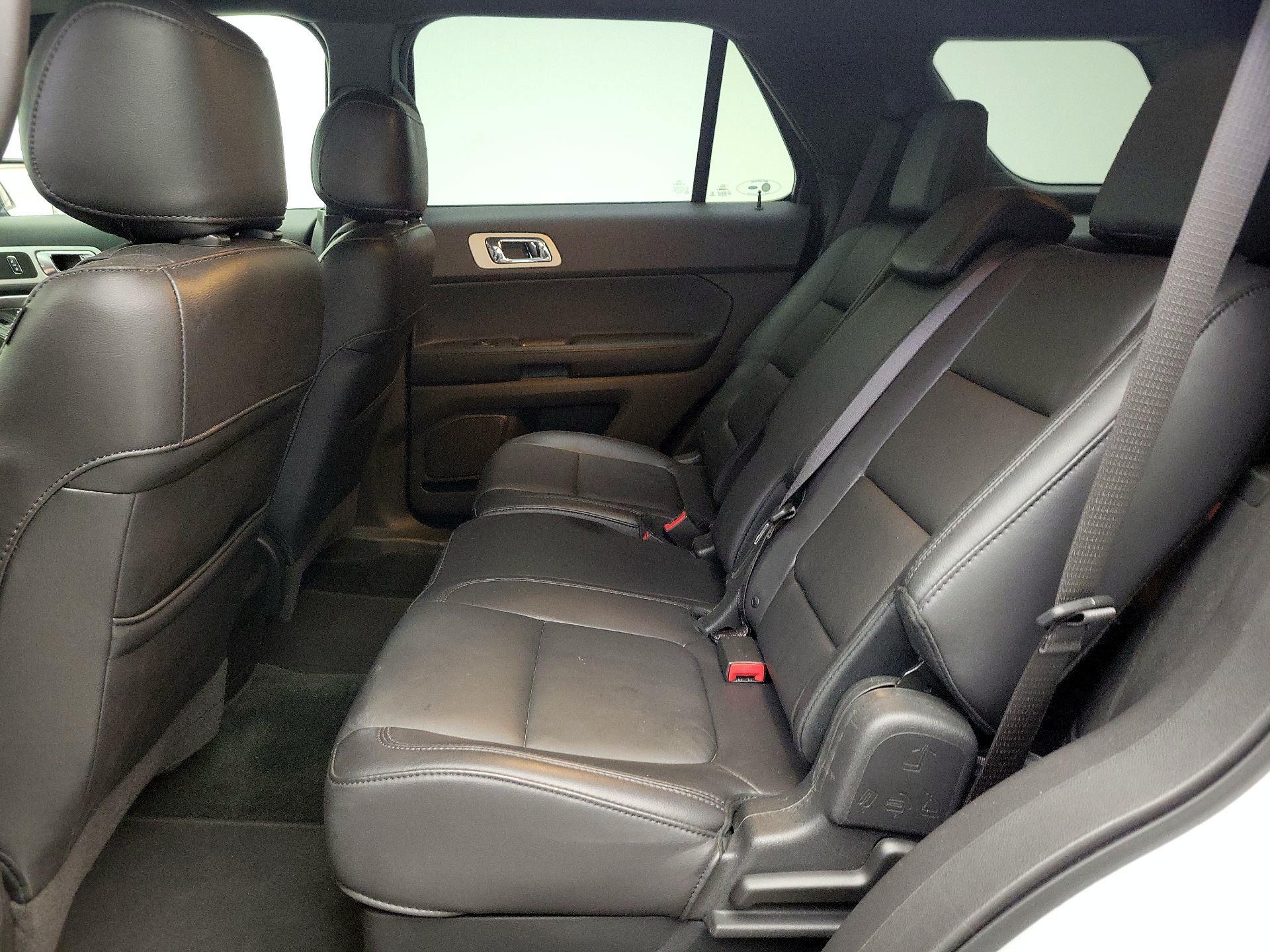 Thumbnail: 2015 Ford Explorer - 18