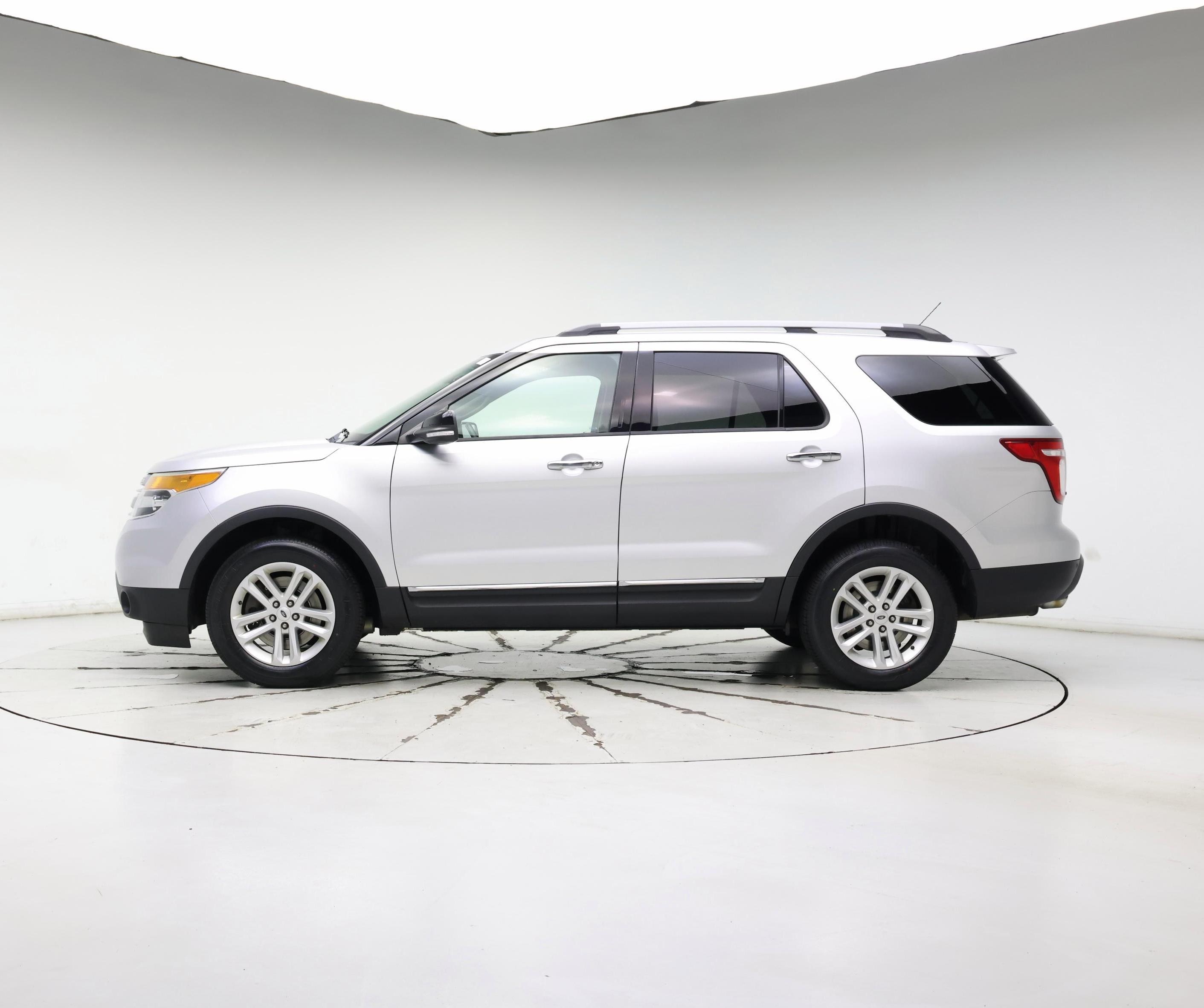 Thumbnail: 2015 Ford Explorer - 3