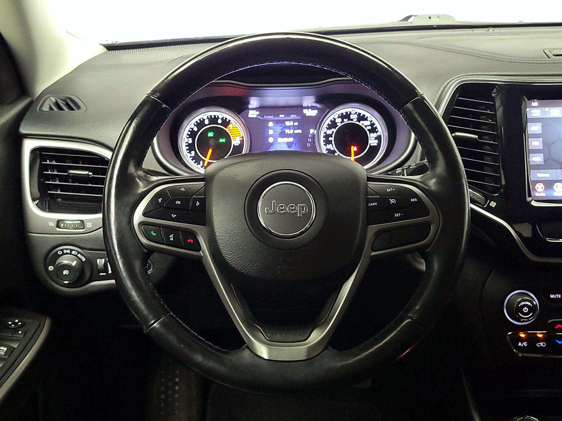 Thumbnail: 2020 Jeep Cherokee - 10