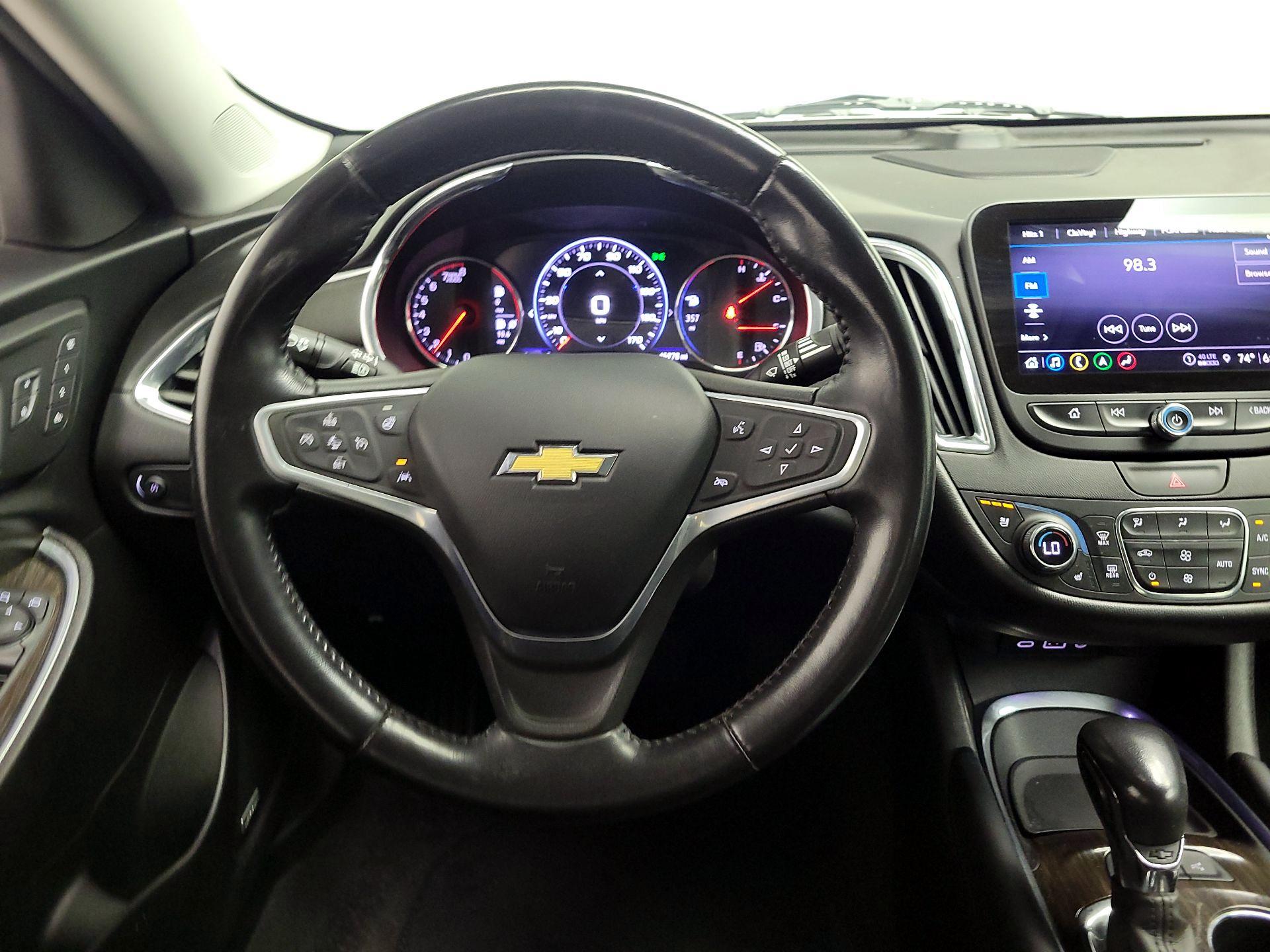 Thumbnail: 2022 Chevrolet Malibu - 10