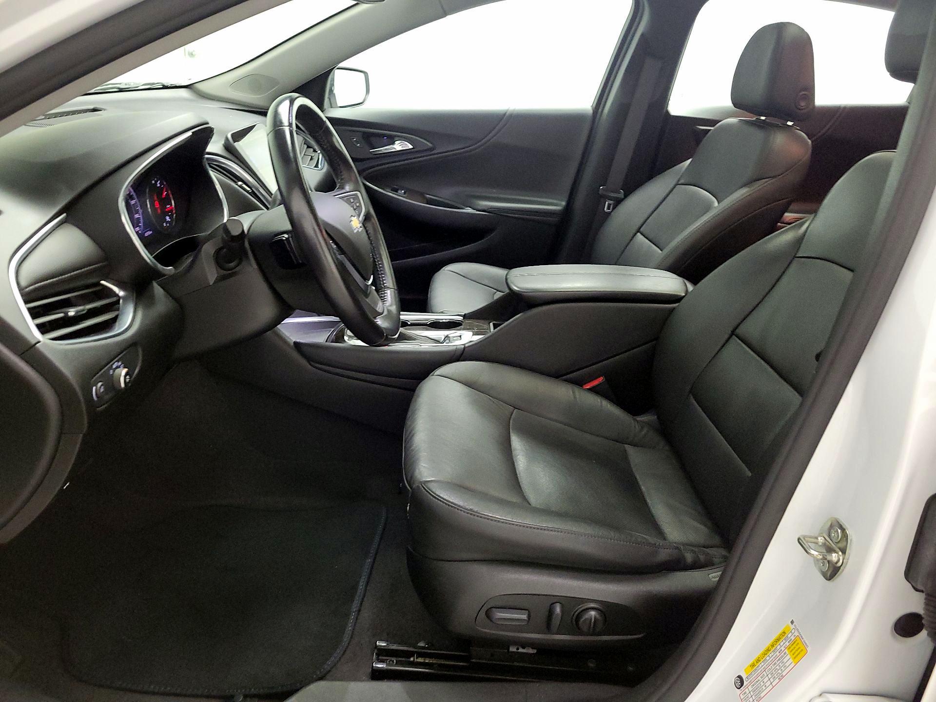 Thumbnail: 2022 Chevrolet Malibu - 11