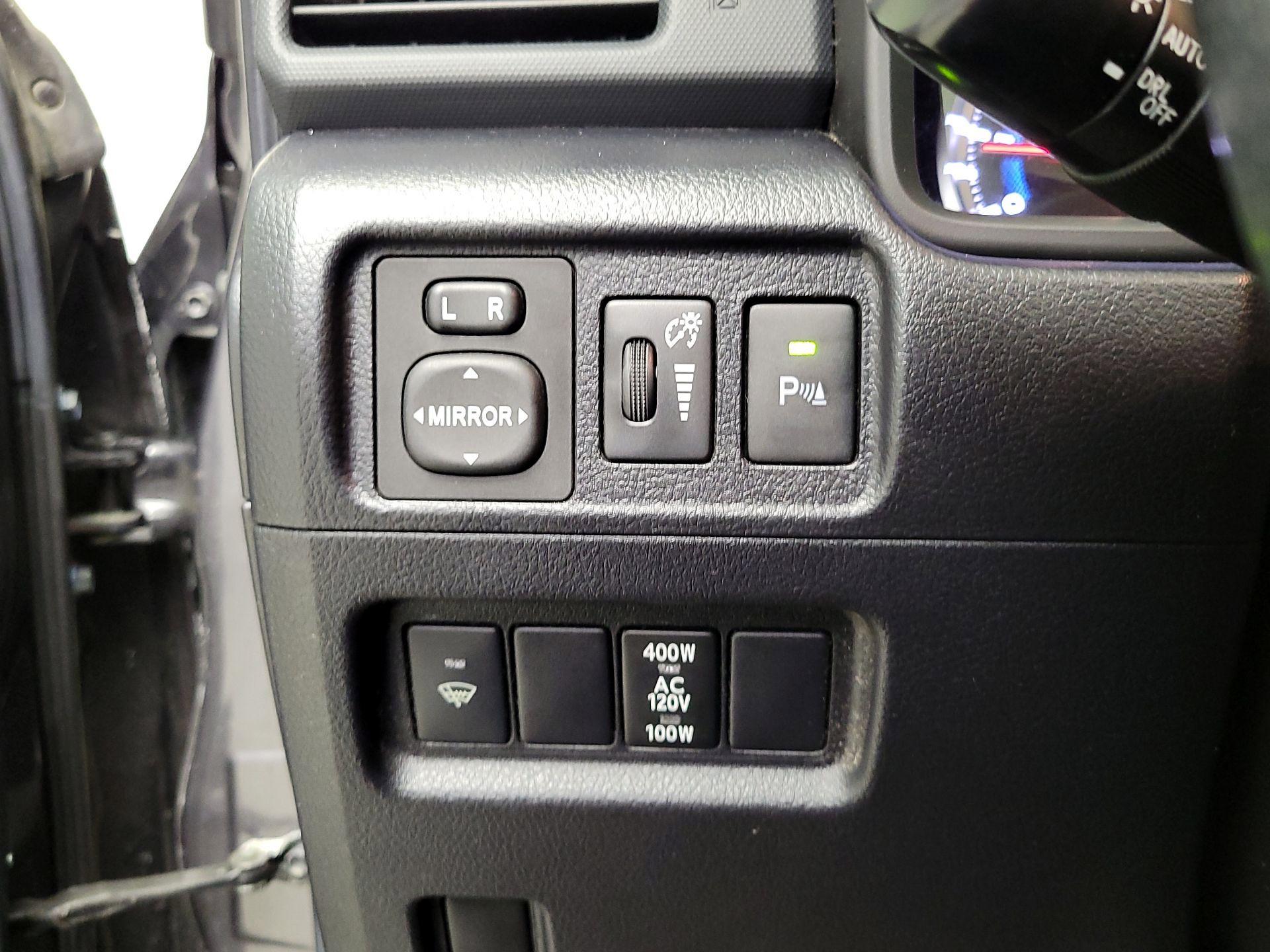 Thumbnail: 2016 Toyota 4Runner - 13