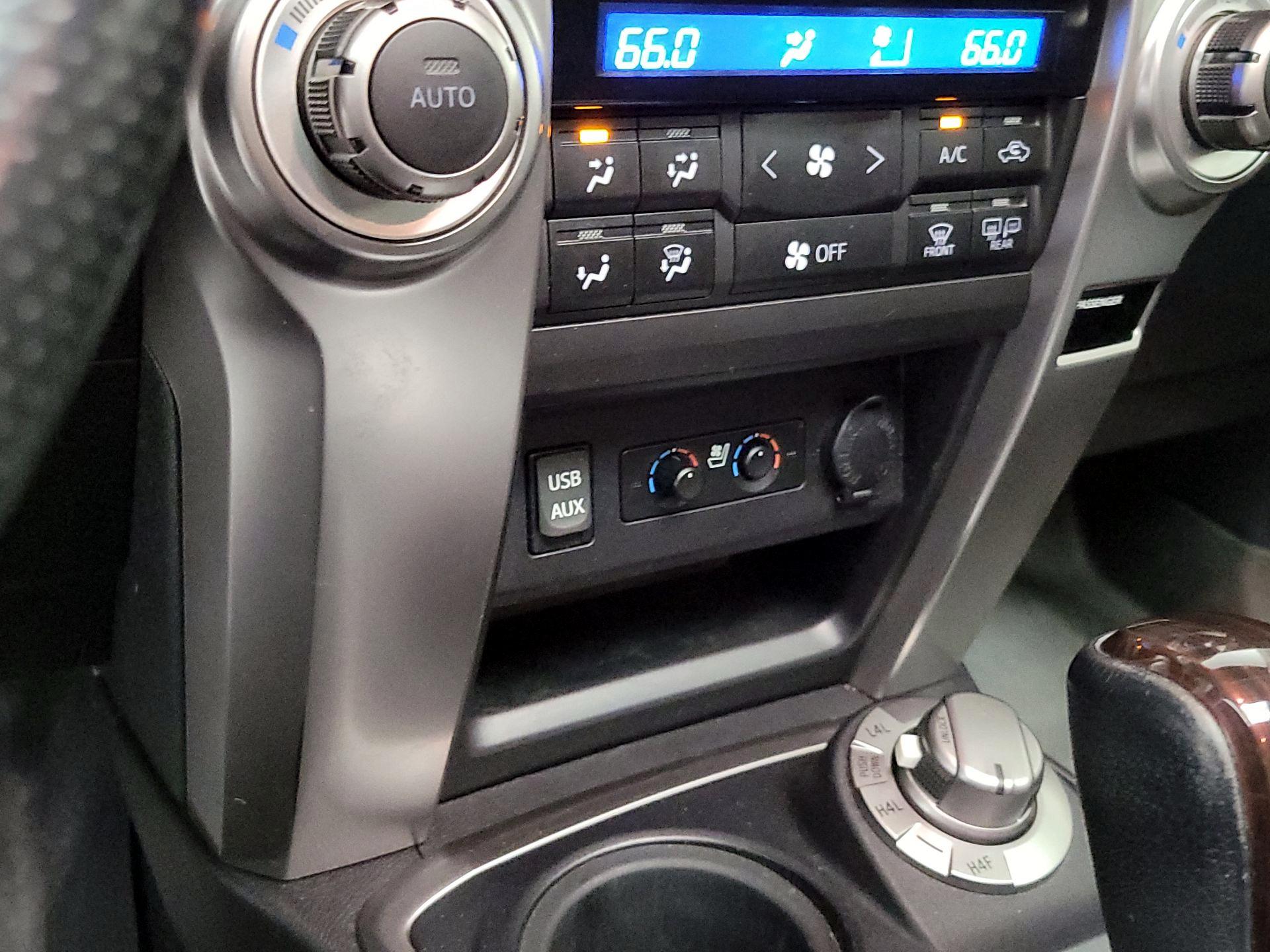 Thumbnail: 2016 Toyota 4Runner - 18