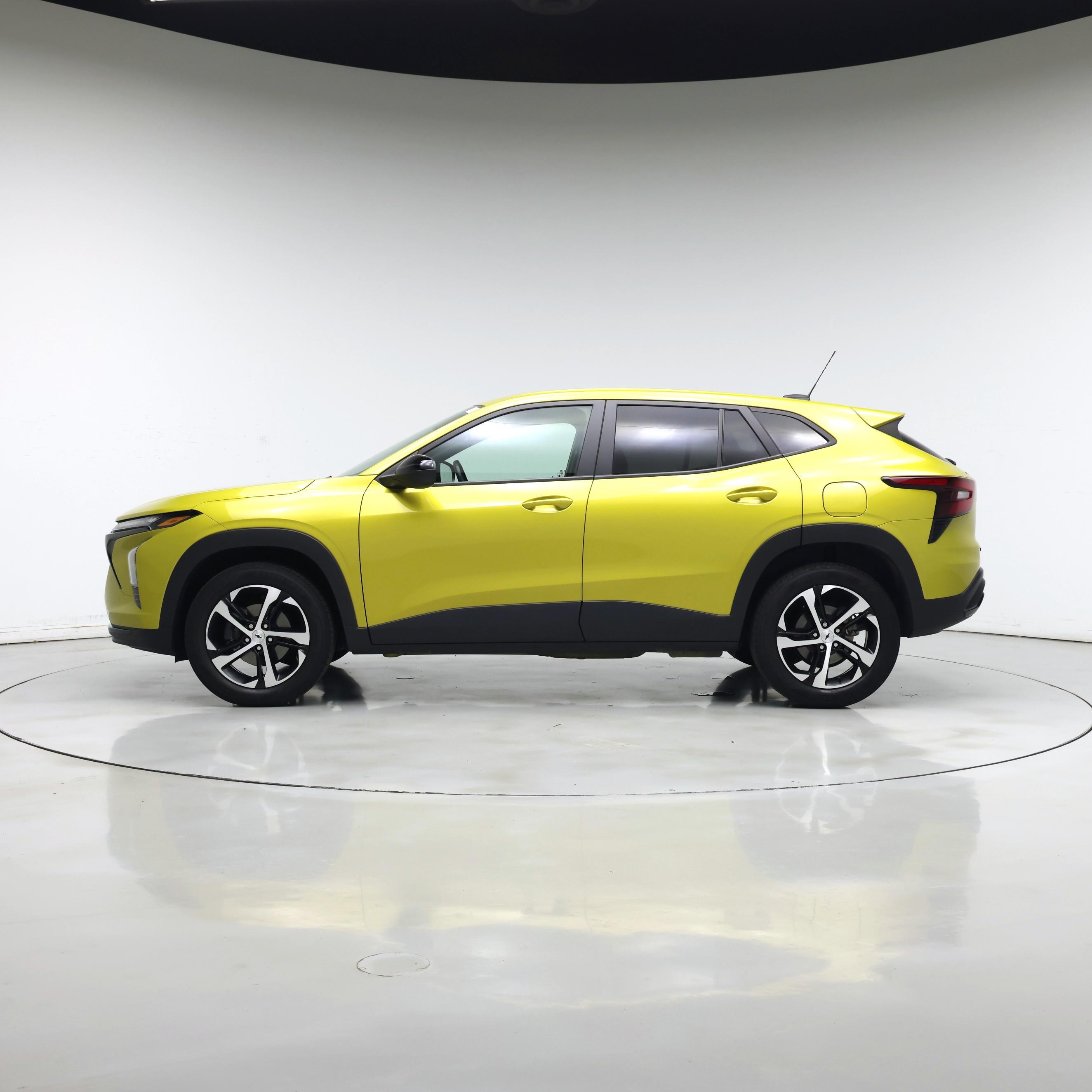 Thumbnail: 2024 Chevrolet Trax - 3