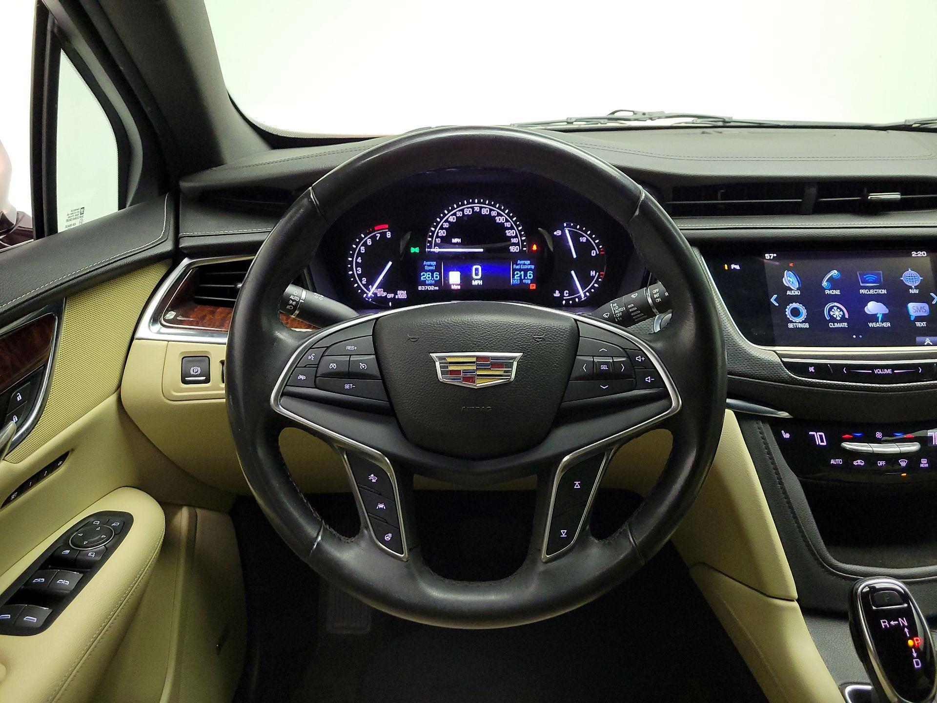 Thumbnail: 2017 Cadillac XT5 - 10