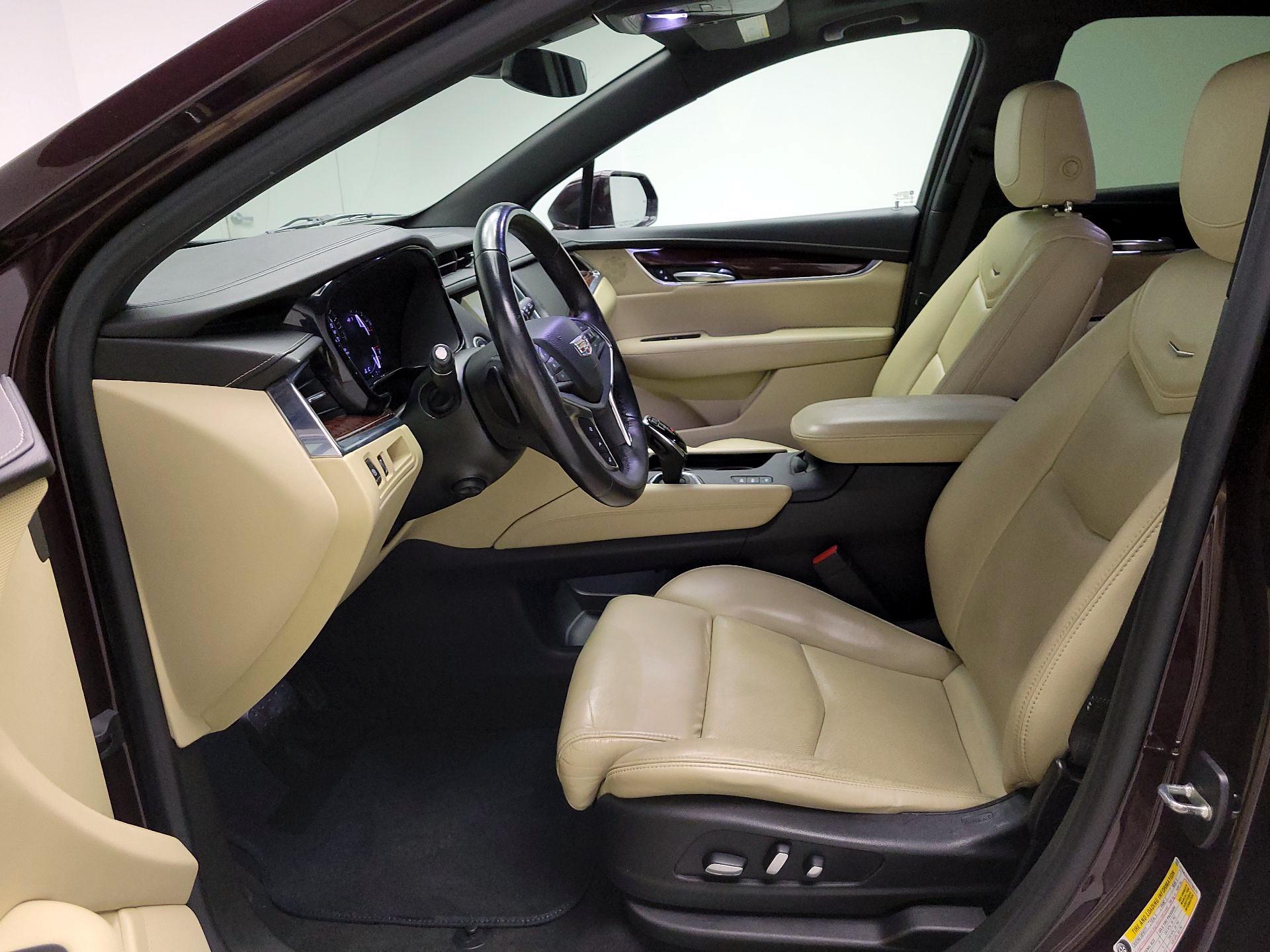 Thumbnail: 2017 Cadillac XT5 - 11