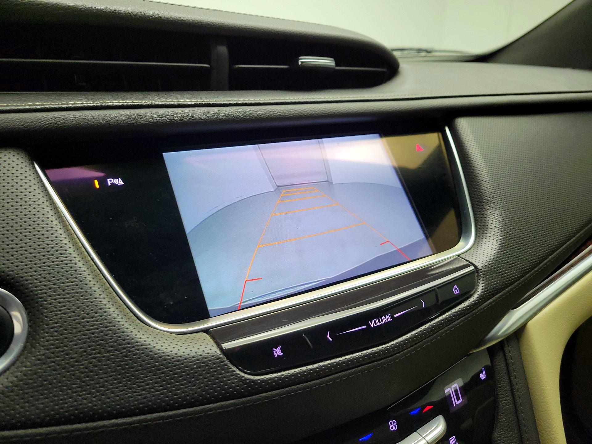 Thumbnail: 2017 Cadillac XT5 - 14