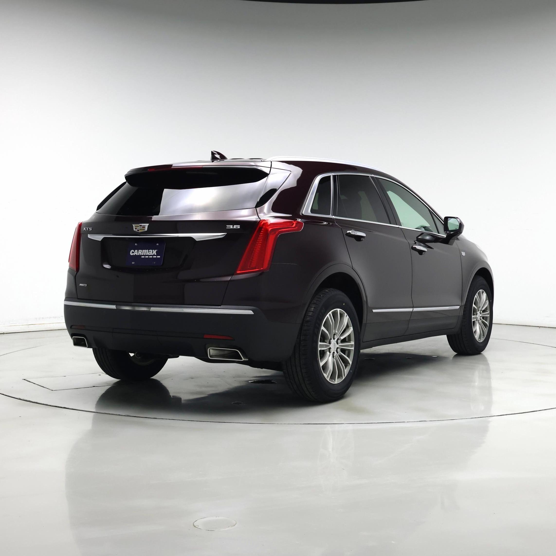 Thumbnail: 2017 Cadillac XT5 - 8