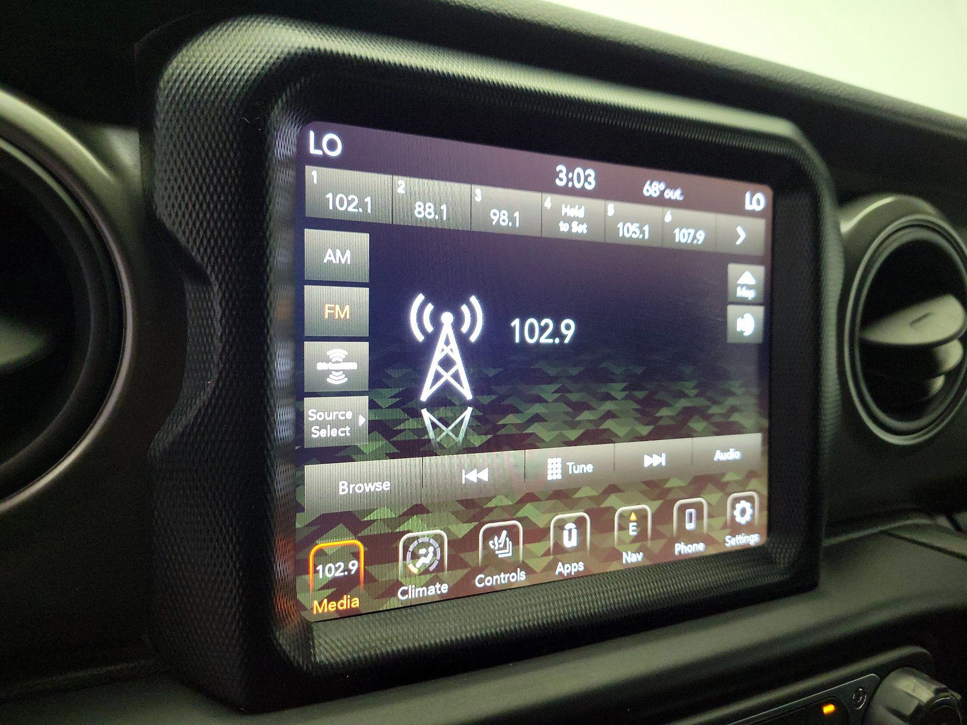 Thumbnail: 2022 Jeep Wrangler - 14