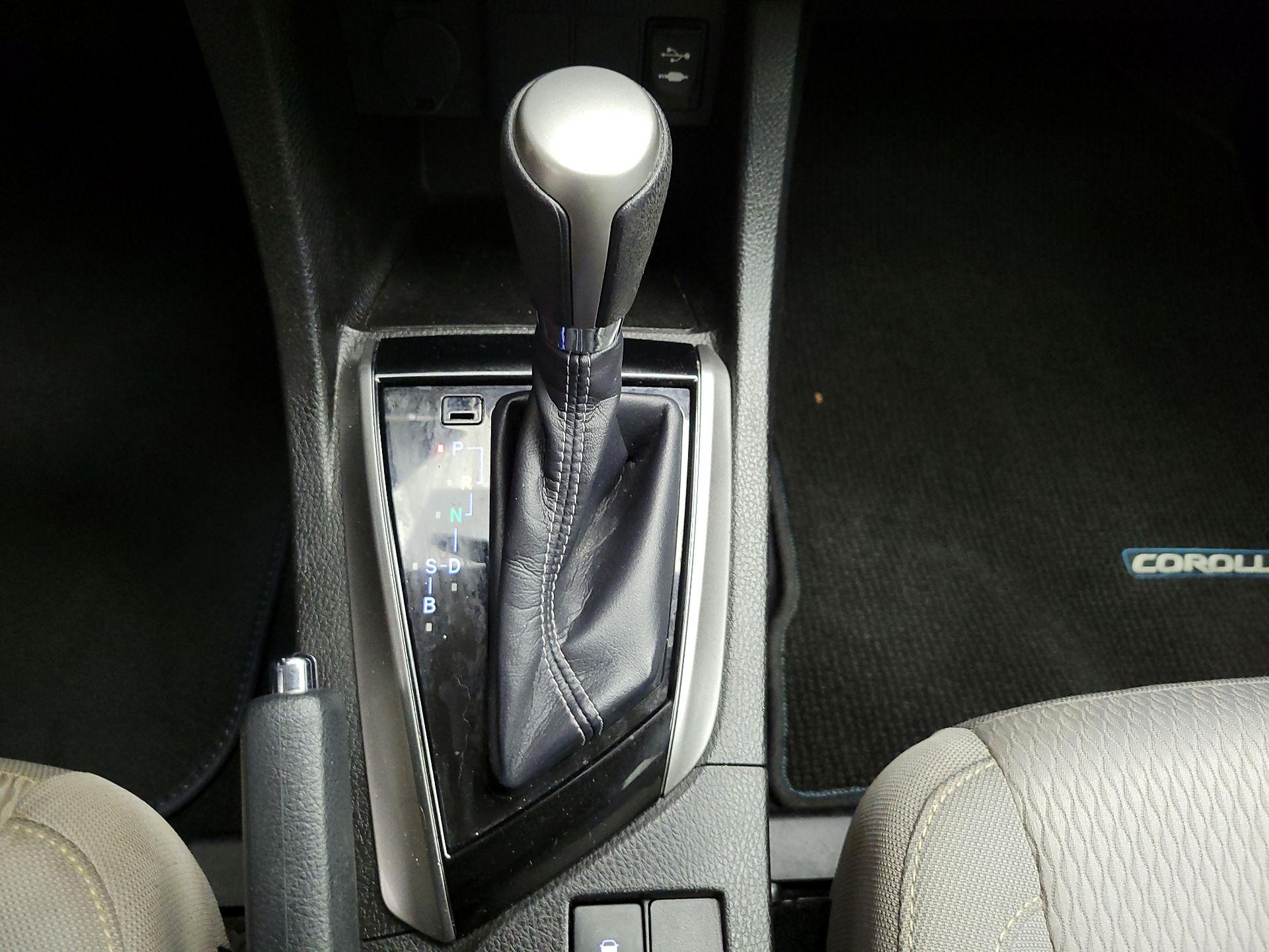 Thumbnail: 2014 Toyota Corolla - 16