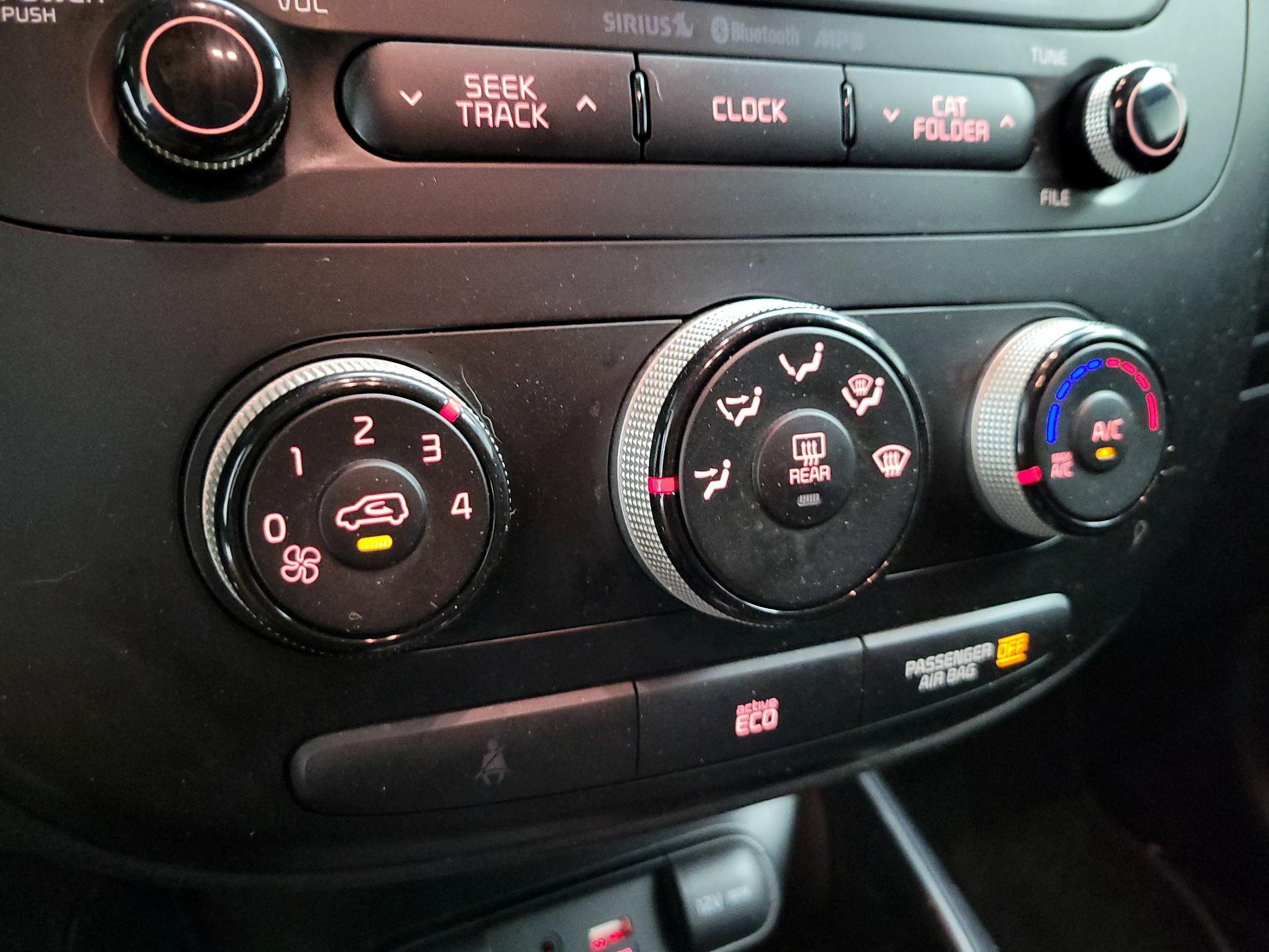 Thumbnail: 2016 Kia Soul - 16