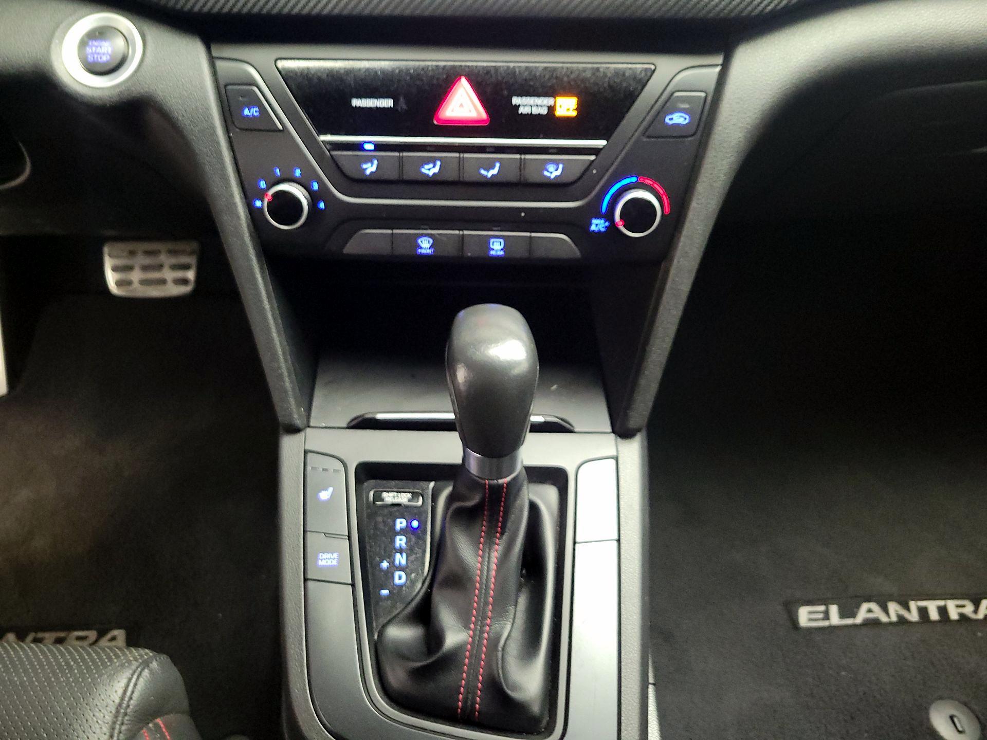 Thumbnail: 2018 Hyundai Elantra - 16