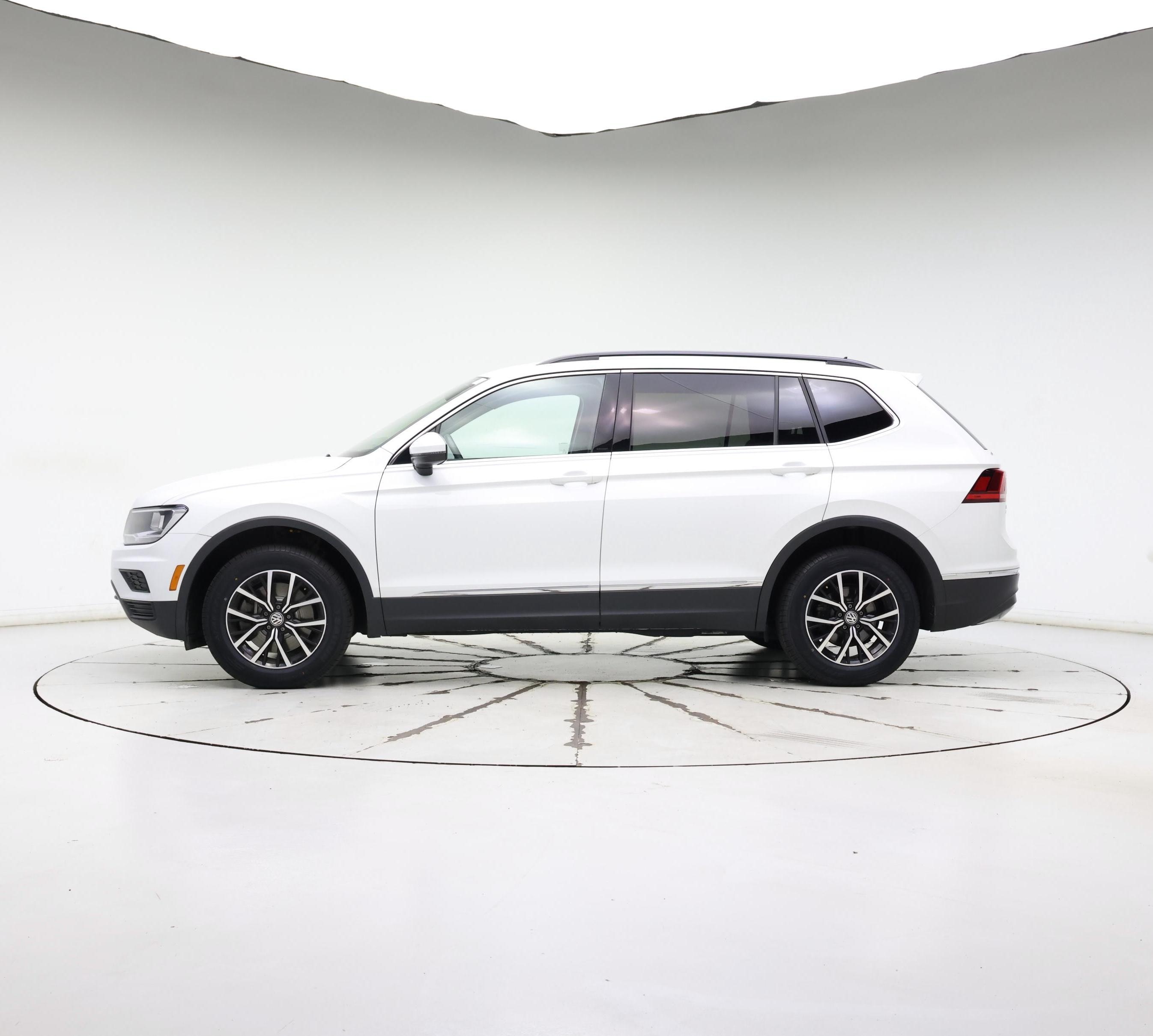 Thumbnail: 2021 Volkswagen Tiguan - 3