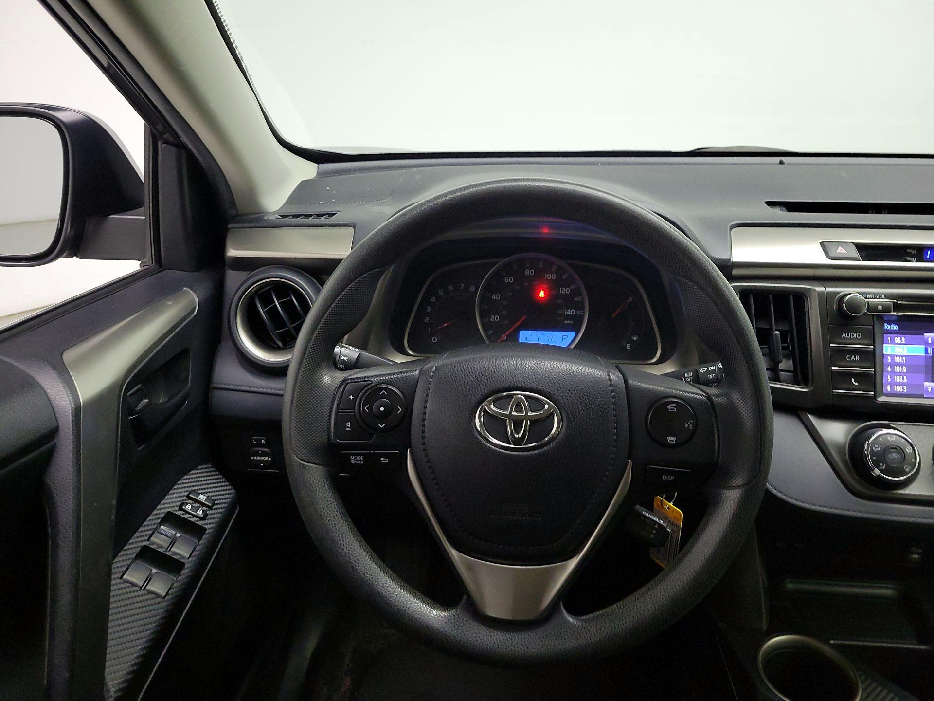 Thumbnail: 2015 Toyota RAV4 - 10