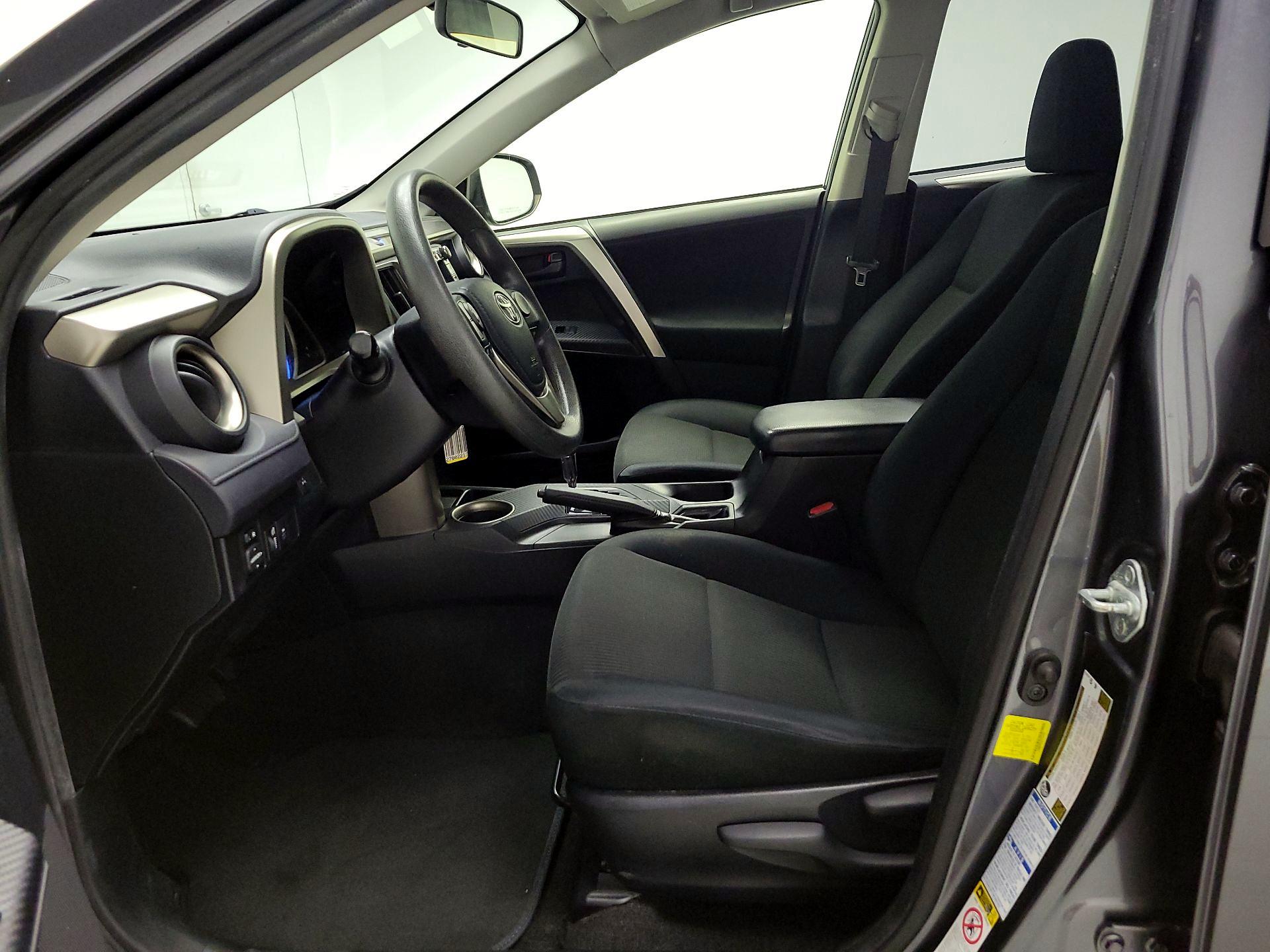 Thumbnail: 2015 Toyota RAV4 - 11