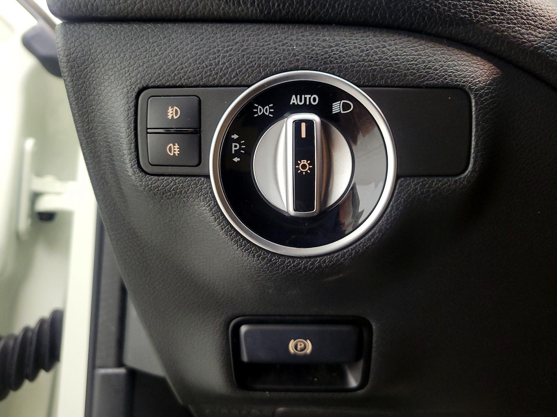 Thumbnail: 2016 Mercedes-Benz GLA - 13