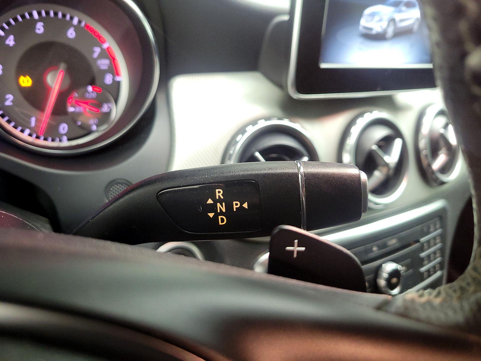 Thumbnail: 2016 Mercedes-Benz GLA - 17