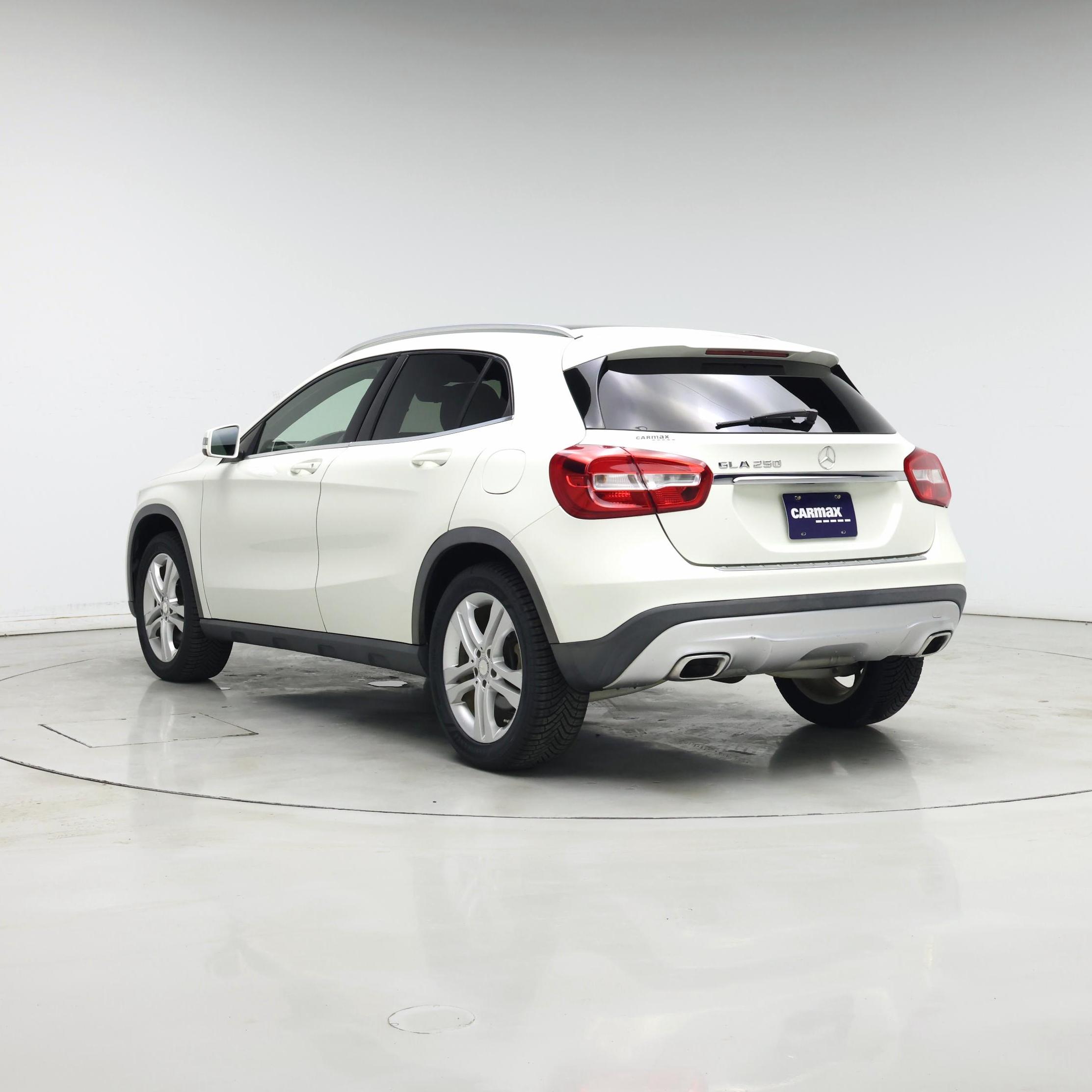 Thumbnail: 2016 Mercedes-Benz GLA - 2