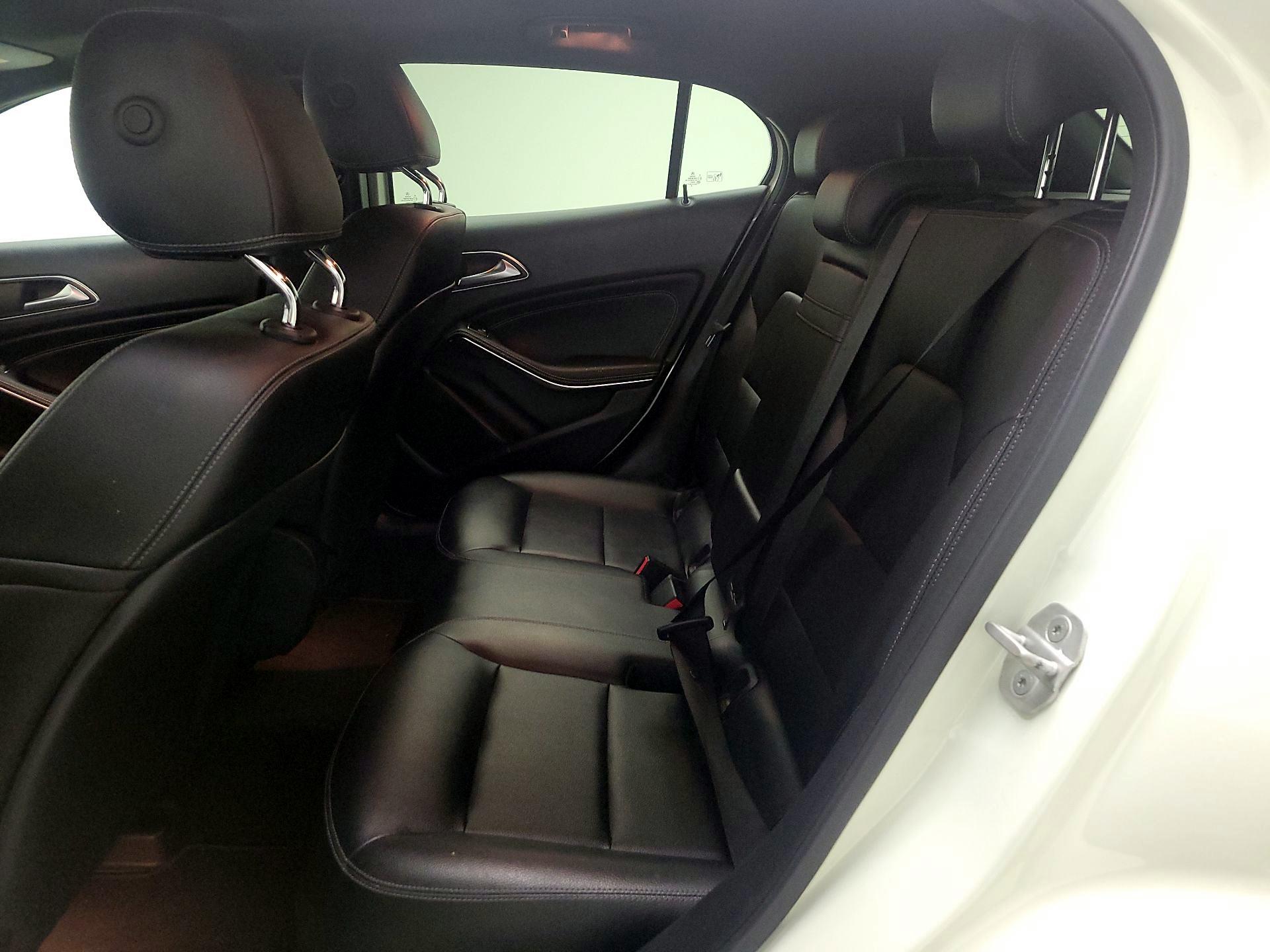 Thumbnail: 2016 Mercedes-Benz GLA - 20