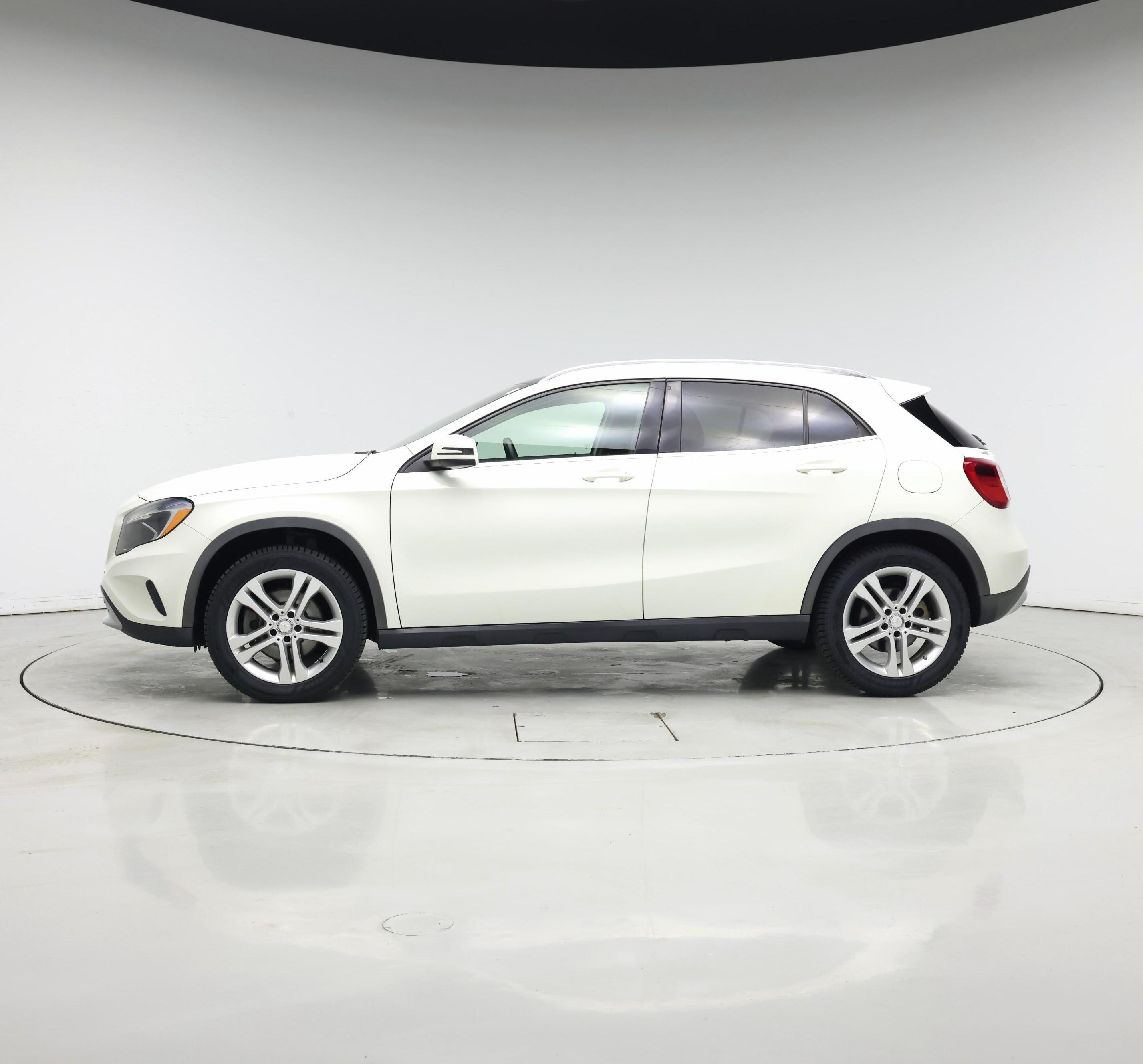 Thumbnail: 2016 Mercedes-Benz GLA - 3