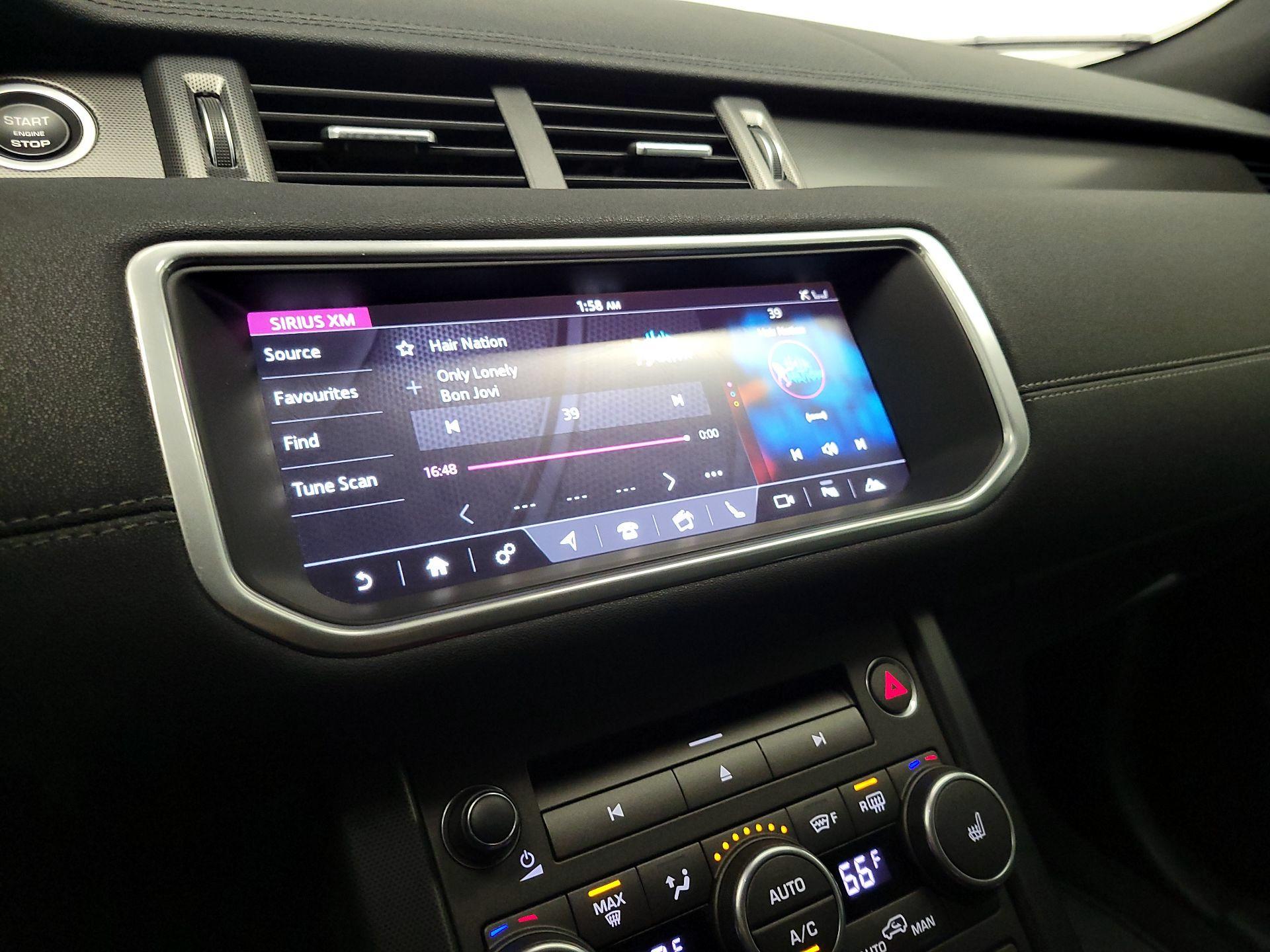 Thumbnail: 2019 Land Rover Range Rover Evoque - 16