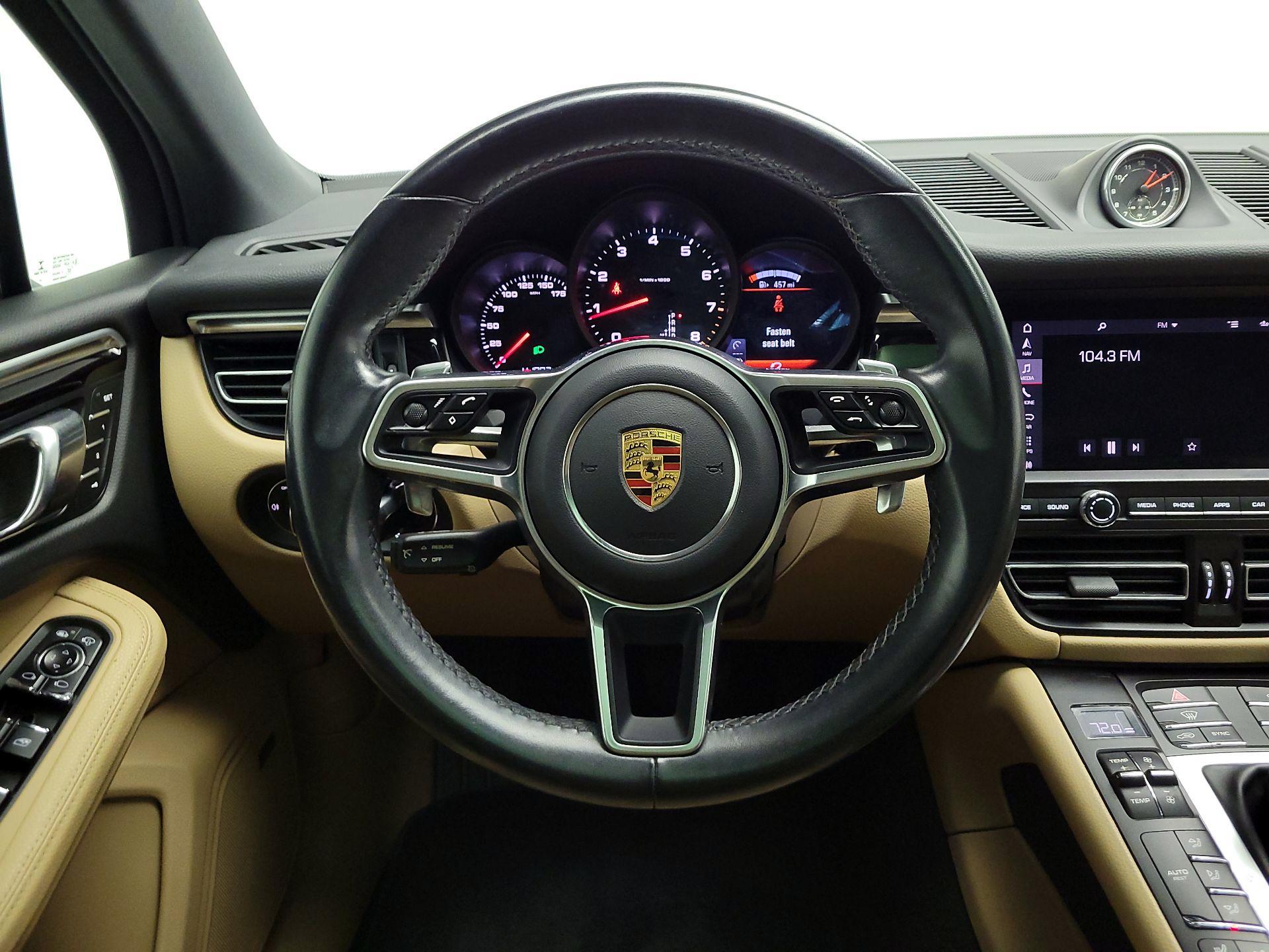 Thumbnail: 2020 Porsche Macan - 10