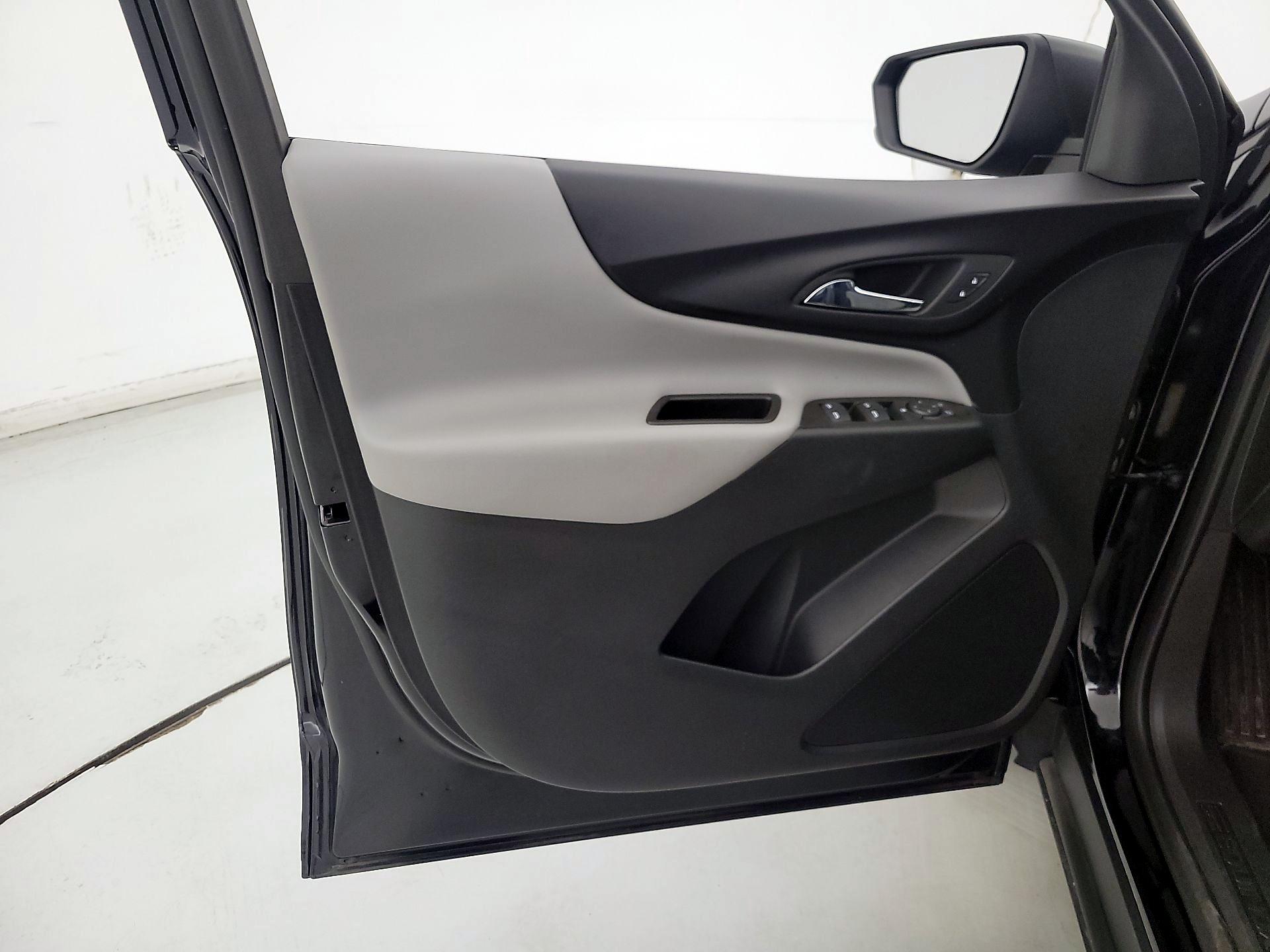 Thumbnail: 2023 Chevrolet Equinox - 12