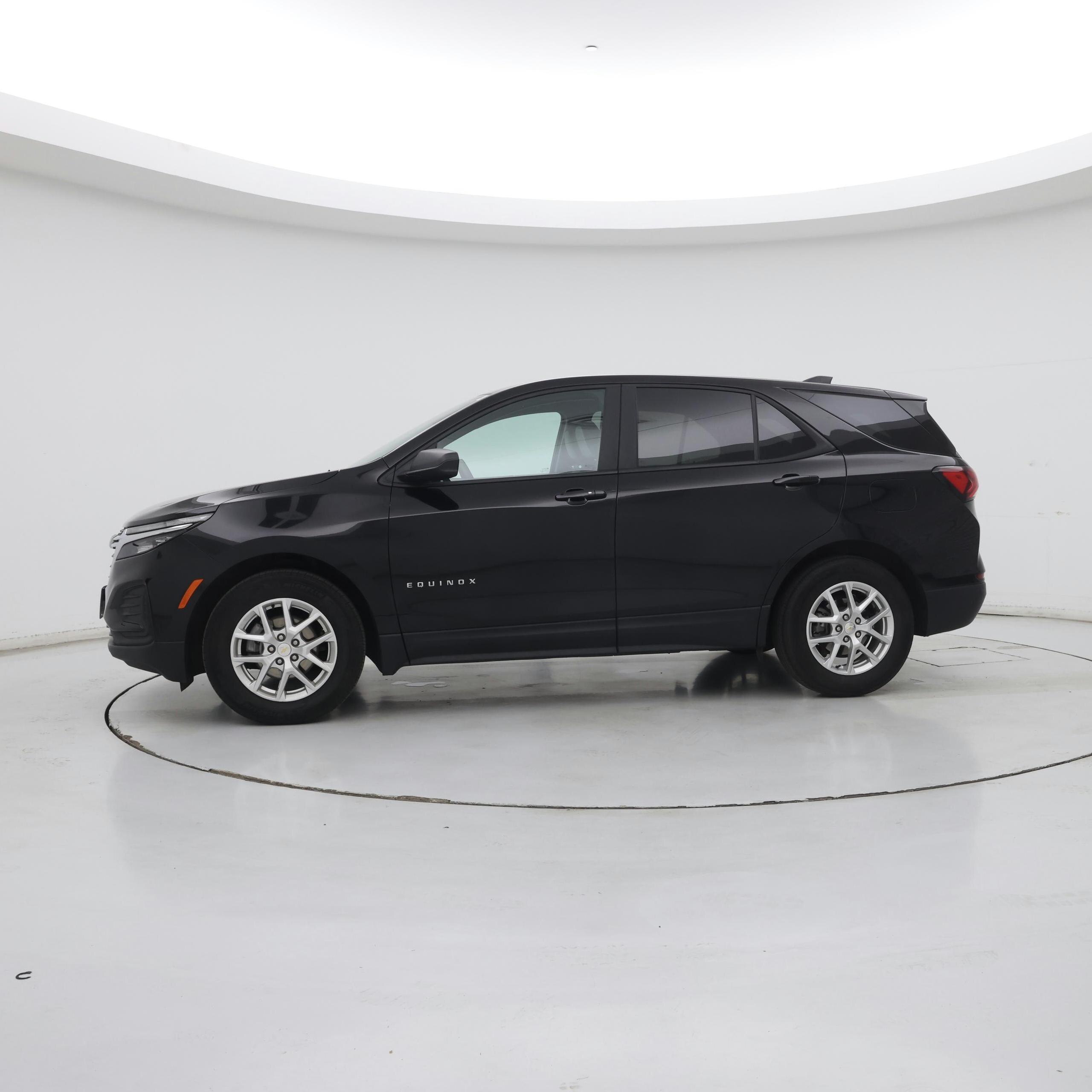 Thumbnail: 2023 Chevrolet Equinox - 3