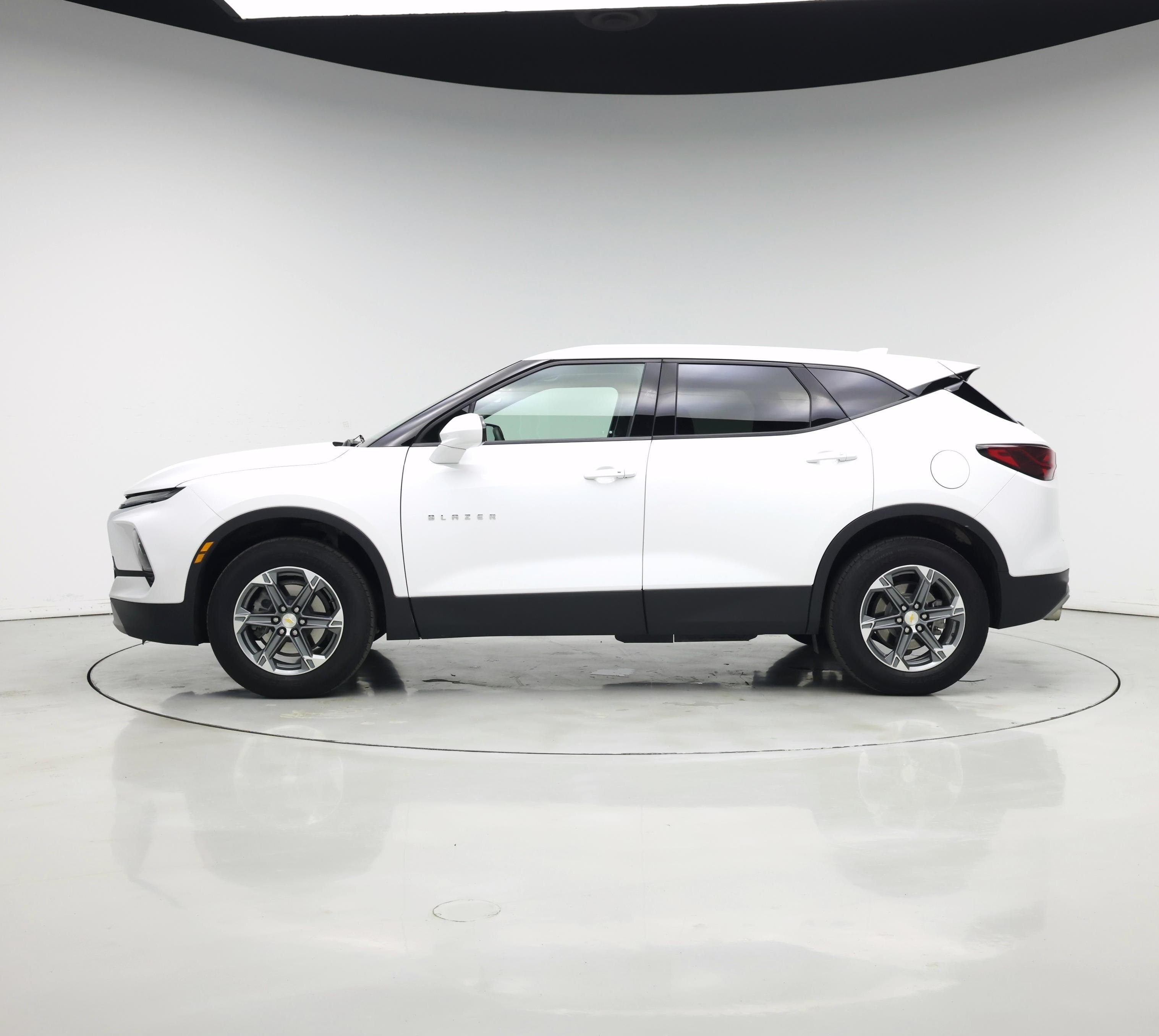 Thumbnail: 2023 Chevrolet Blazer - 3