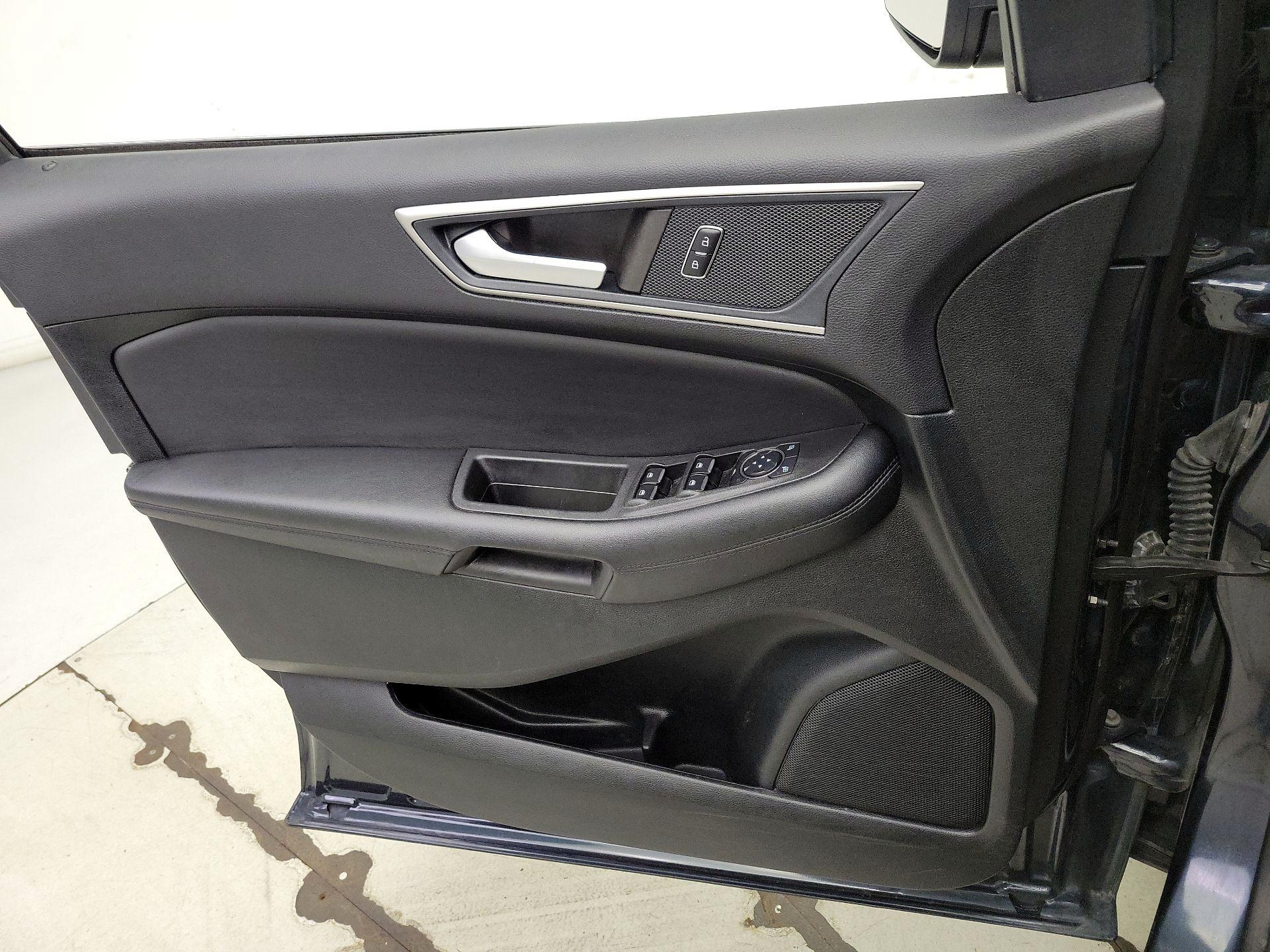 Thumbnail: 2023 Ford Edge - 12