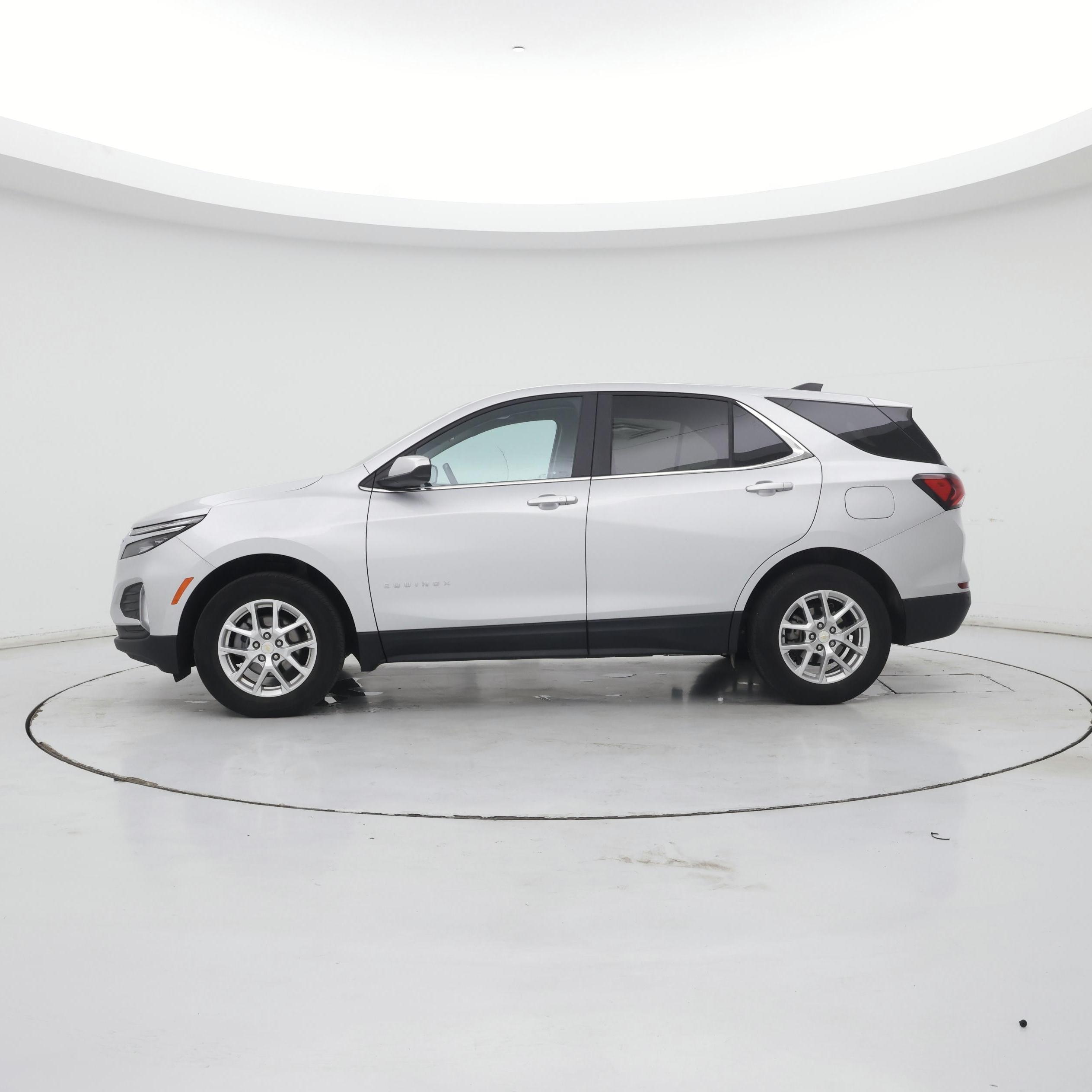 Thumbnail: 2022 Chevrolet Equinox - 3
