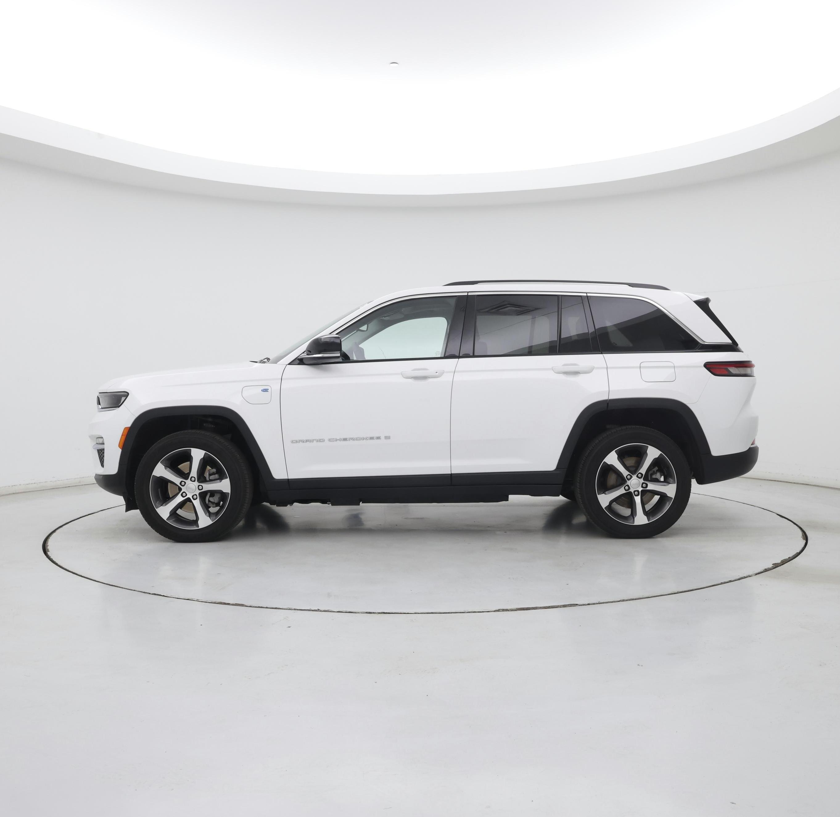 Thumbnail: 2023 Jeep Grand Cherokee - 3