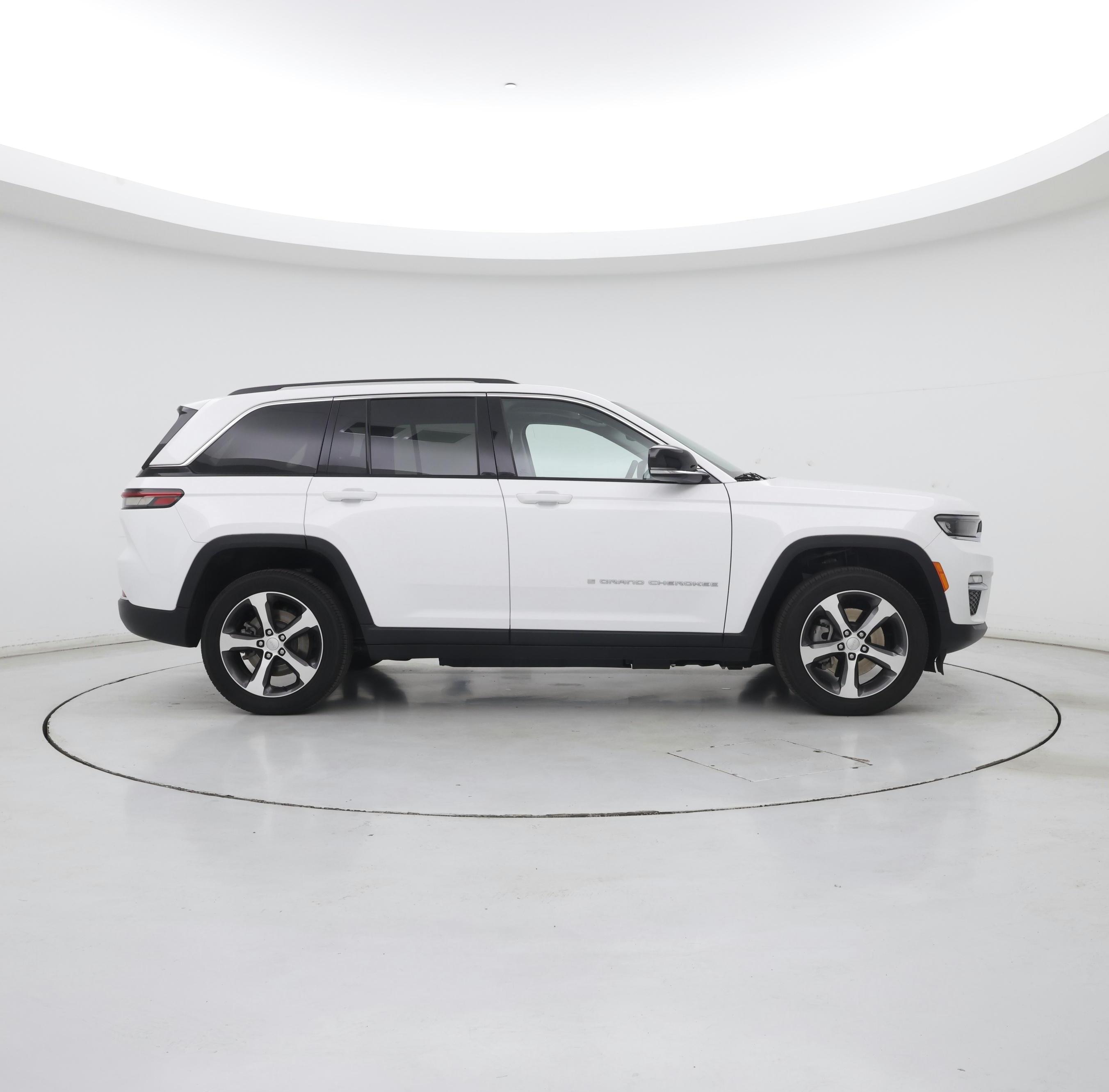Thumbnail: 2023 Jeep Grand Cherokee - 7