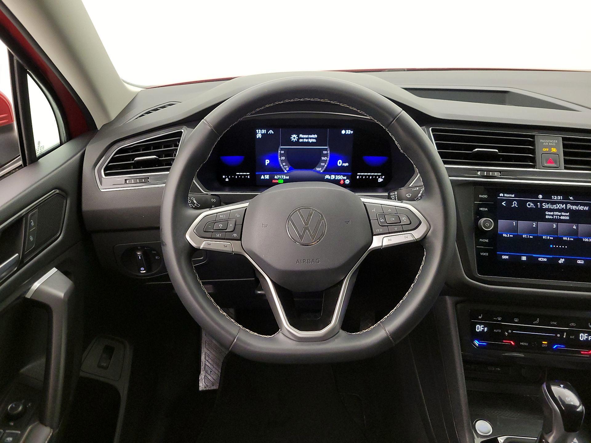 Thumbnail: 2022 Volkswagen Tiguan - 10