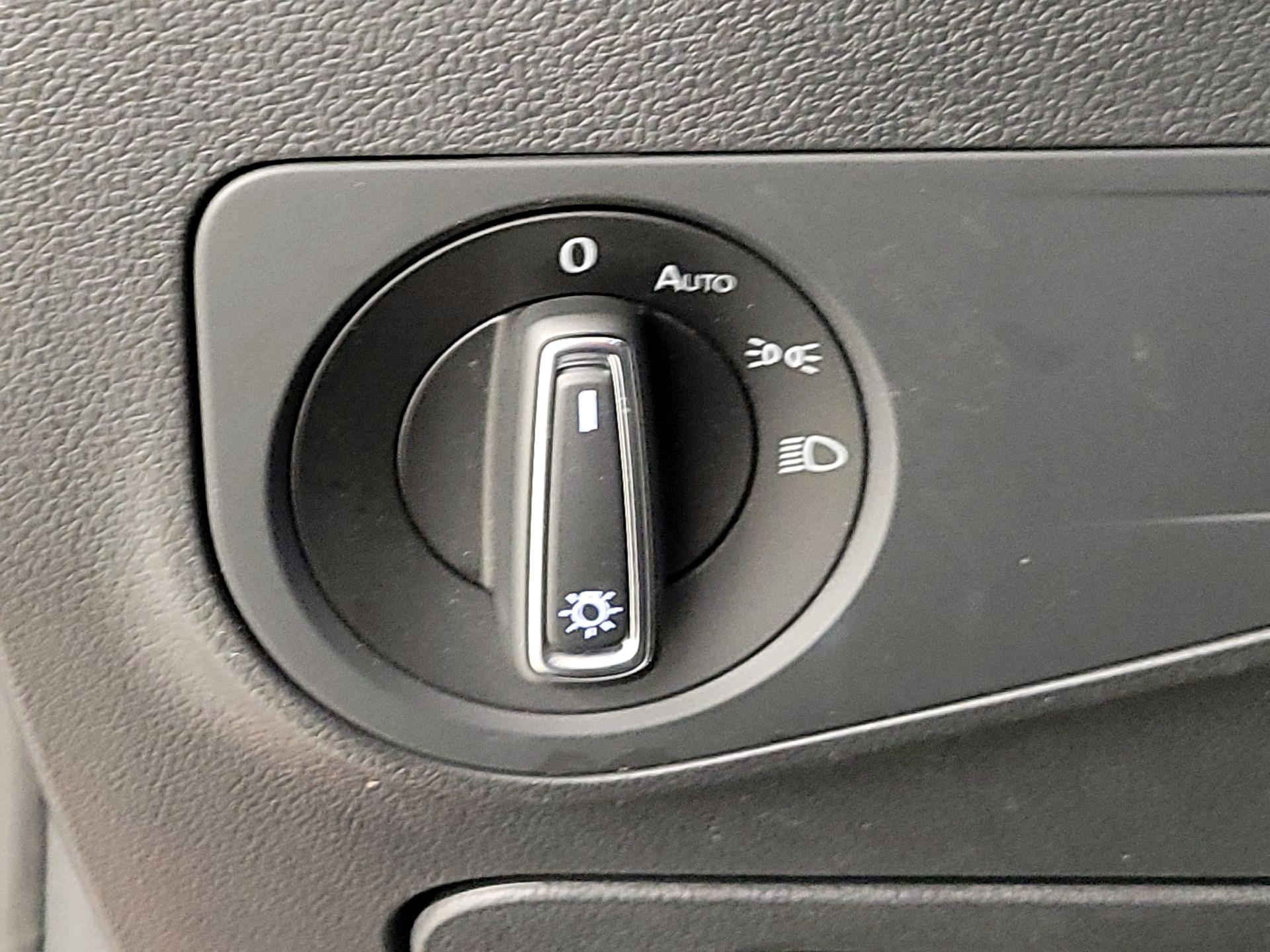 Thumbnail: 2022 Volkswagen Tiguan - 13