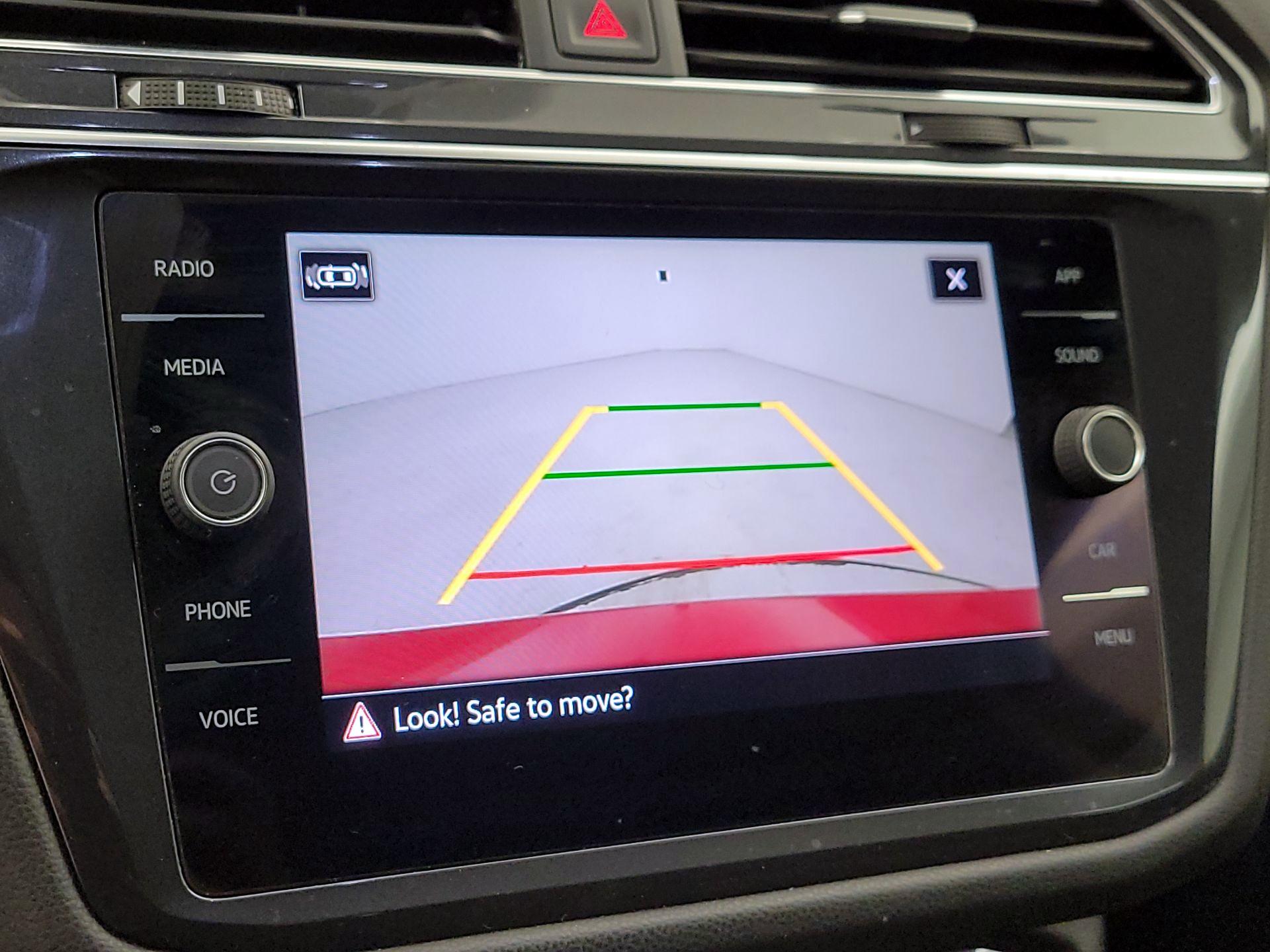 Thumbnail: 2022 Volkswagen Tiguan - 14