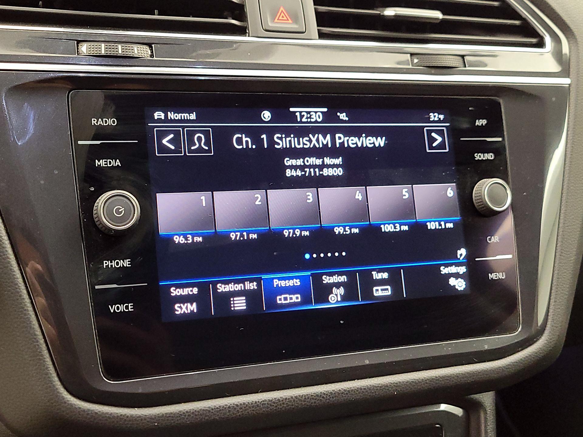 Thumbnail: 2022 Volkswagen Tiguan - 15