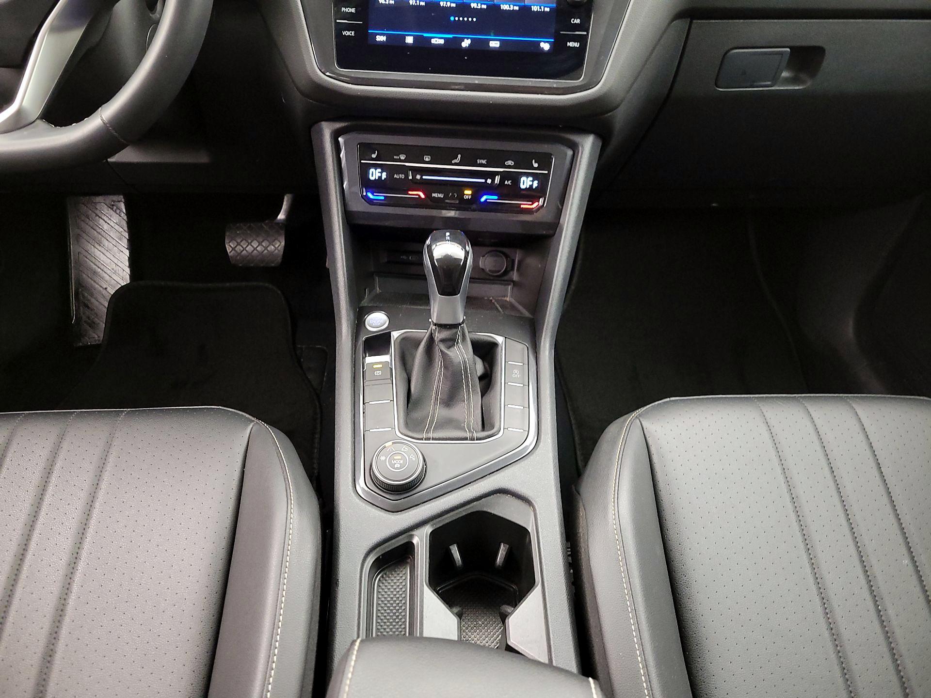 Thumbnail: 2022 Volkswagen Tiguan - 17