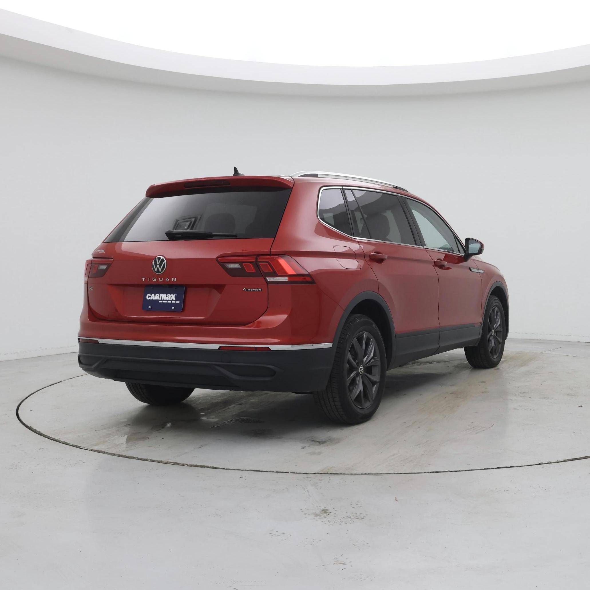 Thumbnail: 2022 Volkswagen Tiguan - 8