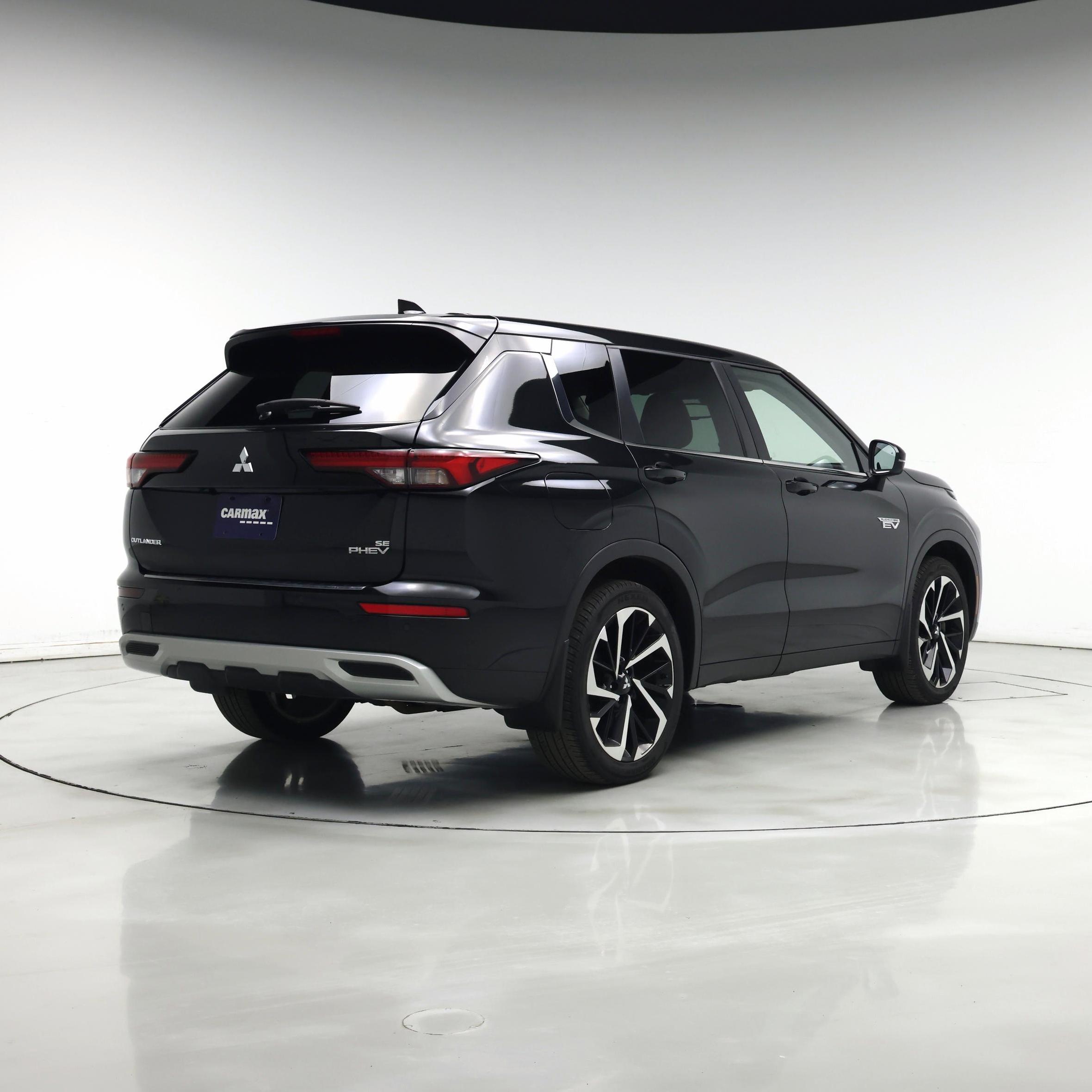 Thumbnail: 2023 Mitsubishi Outlander - 8