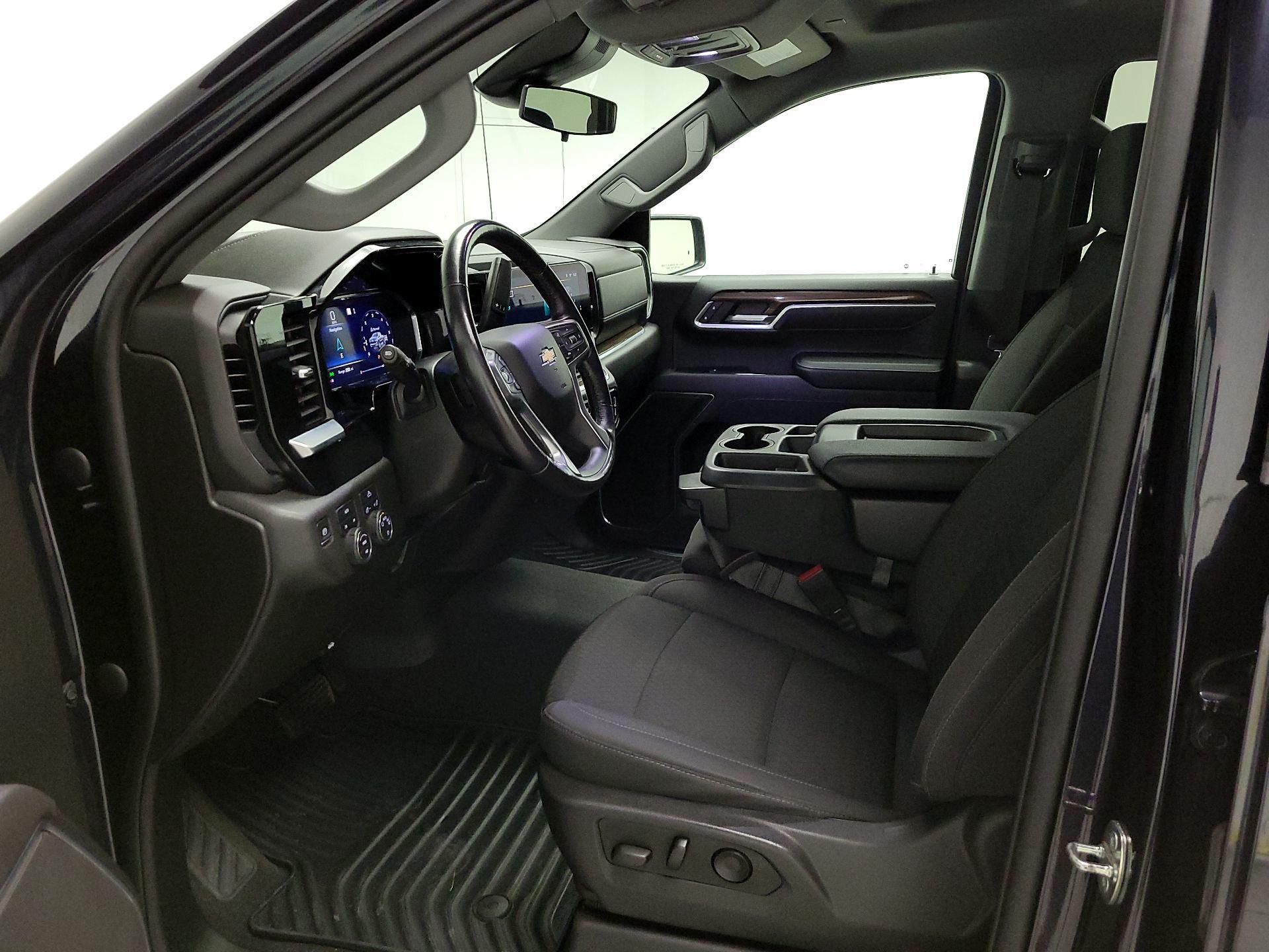 Thumbnail: 2022 Chevrolet Silverado 1500 - 11