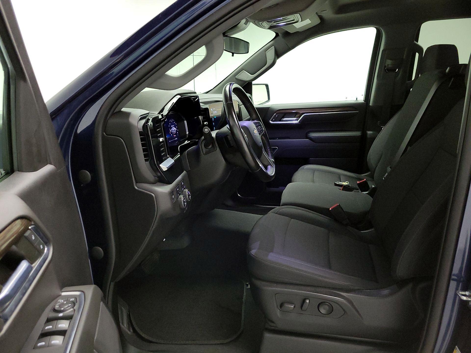 Thumbnail: 2022 Chevrolet Silverado 1500 - 11