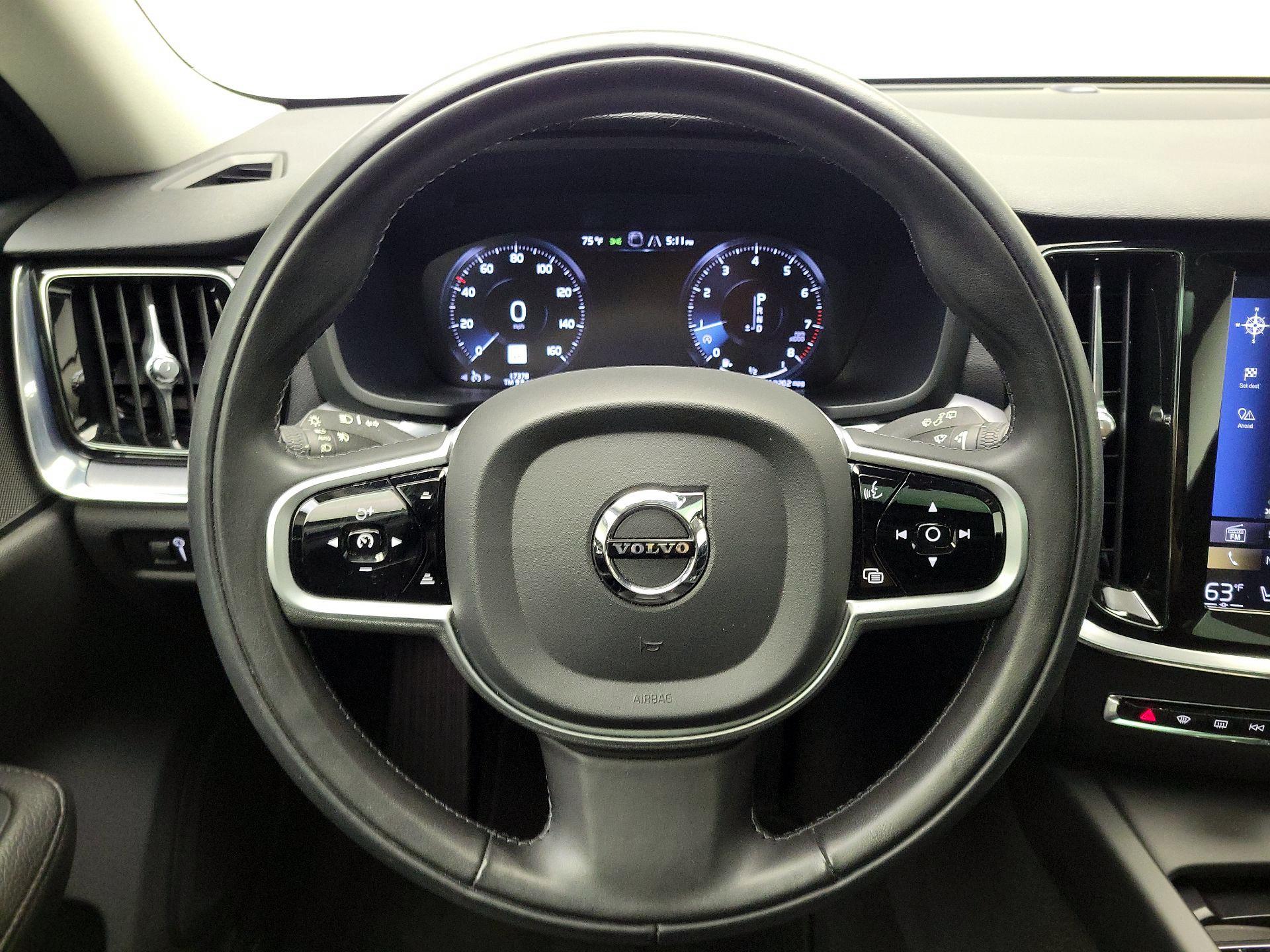 Thumbnail: 2020 Volvo S60 - 10