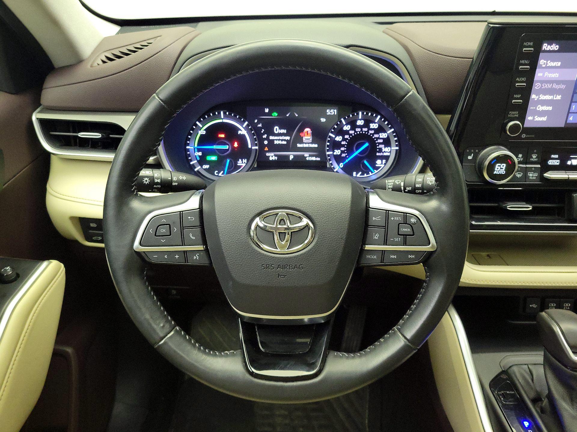 Thumbnail: 2021 Toyota Highlander - 10