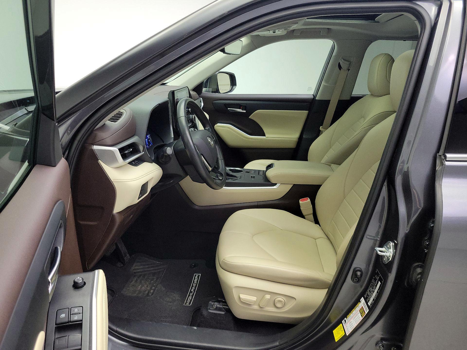 Thumbnail: 2021 Toyota Highlander - 11